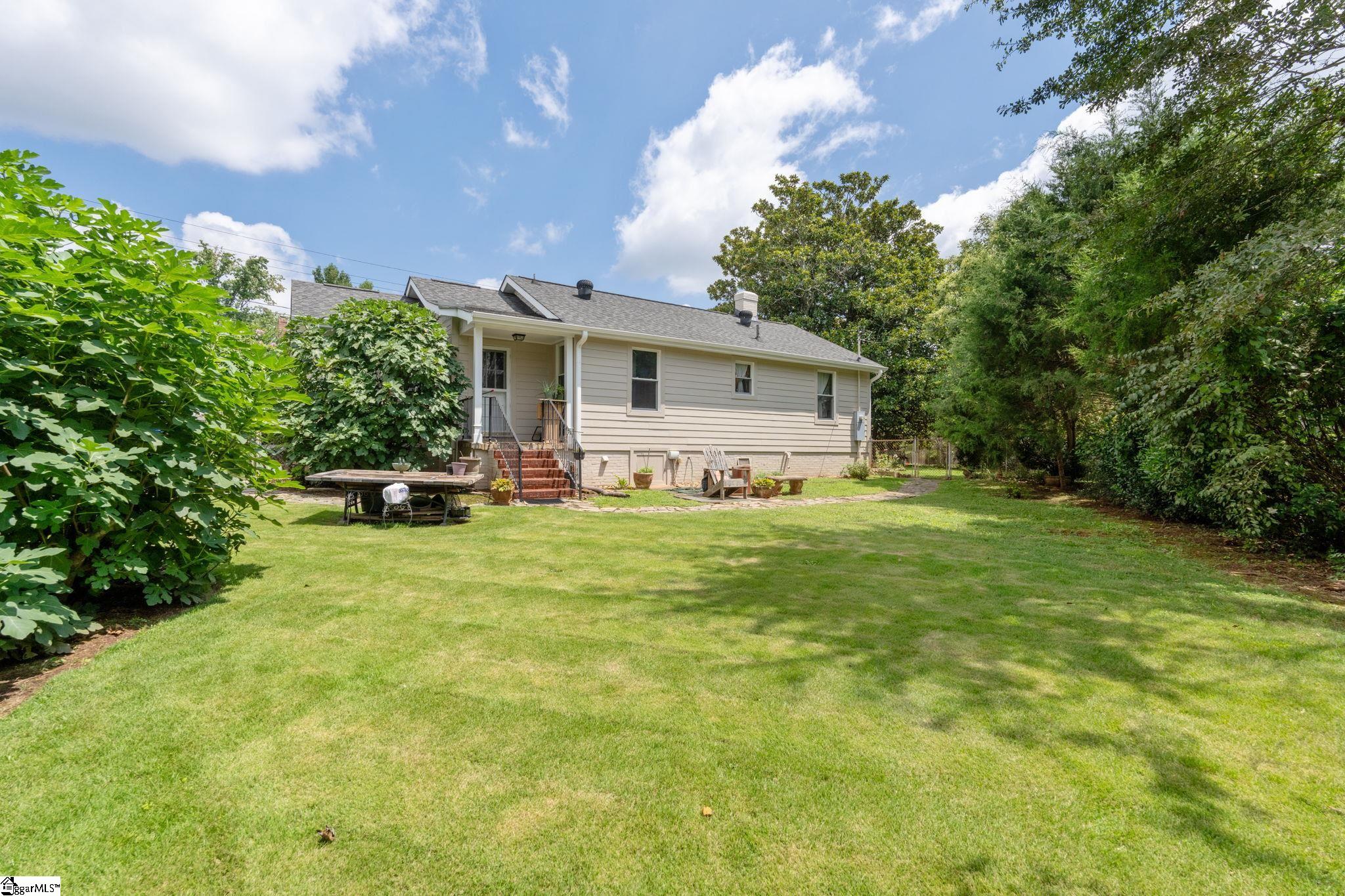 318 E Hillcrest Drive Greenville, SC 29609