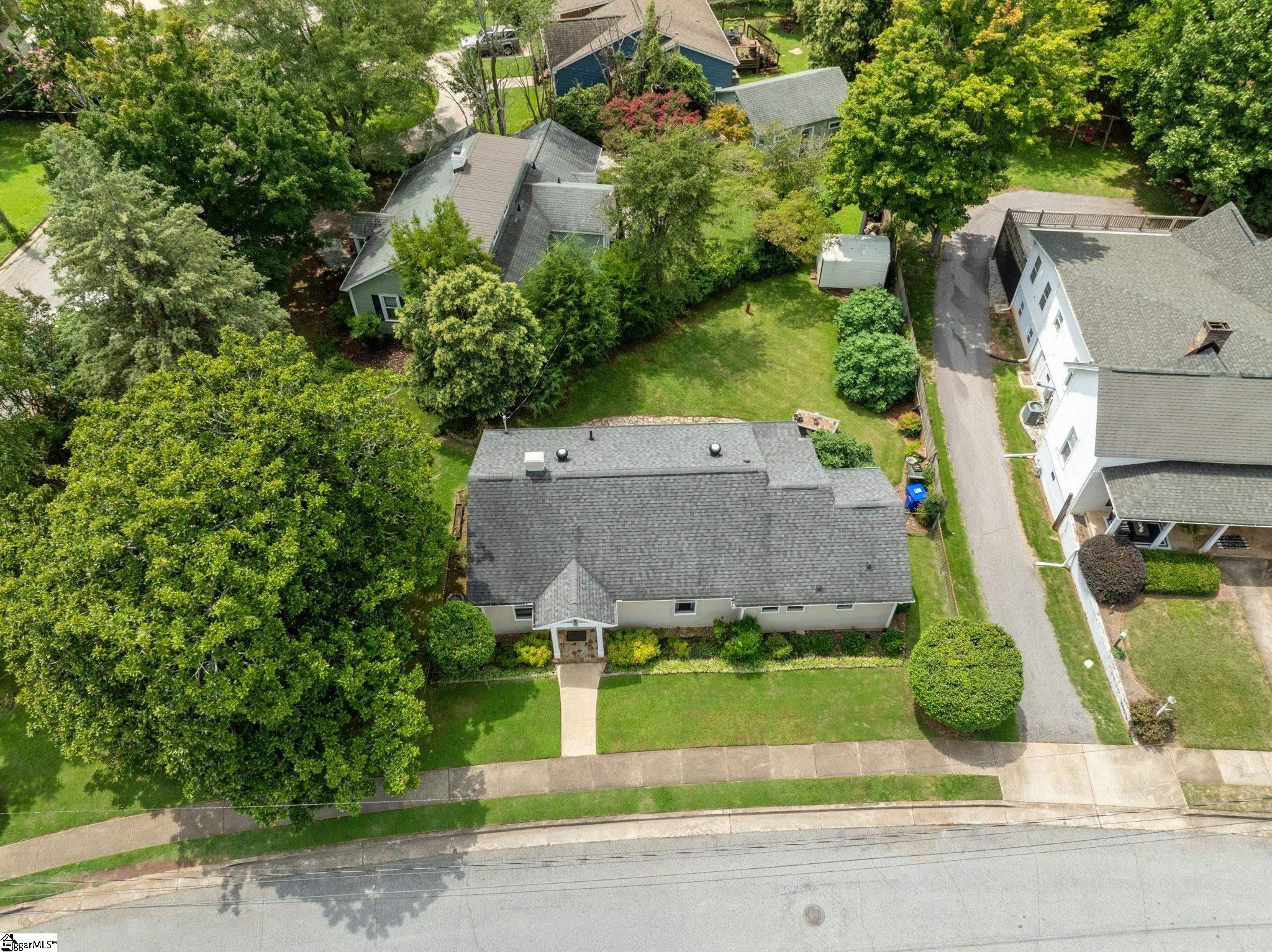 318 E Hillcrest Drive Greenville, SC 29609
