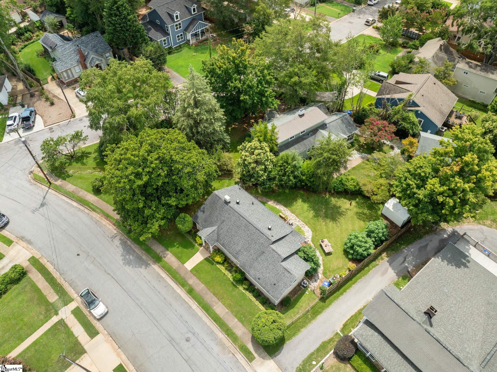 318 E Hillcrest Drive Greenville, SC 29609
