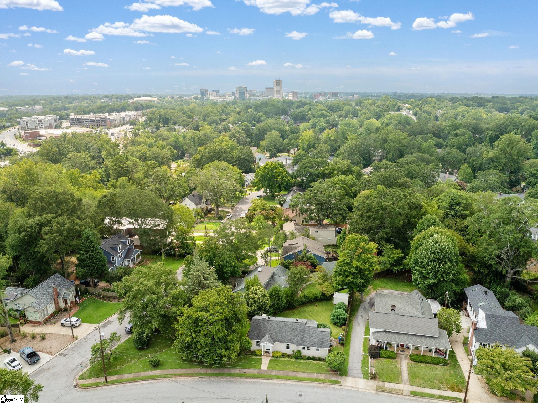 318 E Hillcrest Drive Greenville, SC 29609