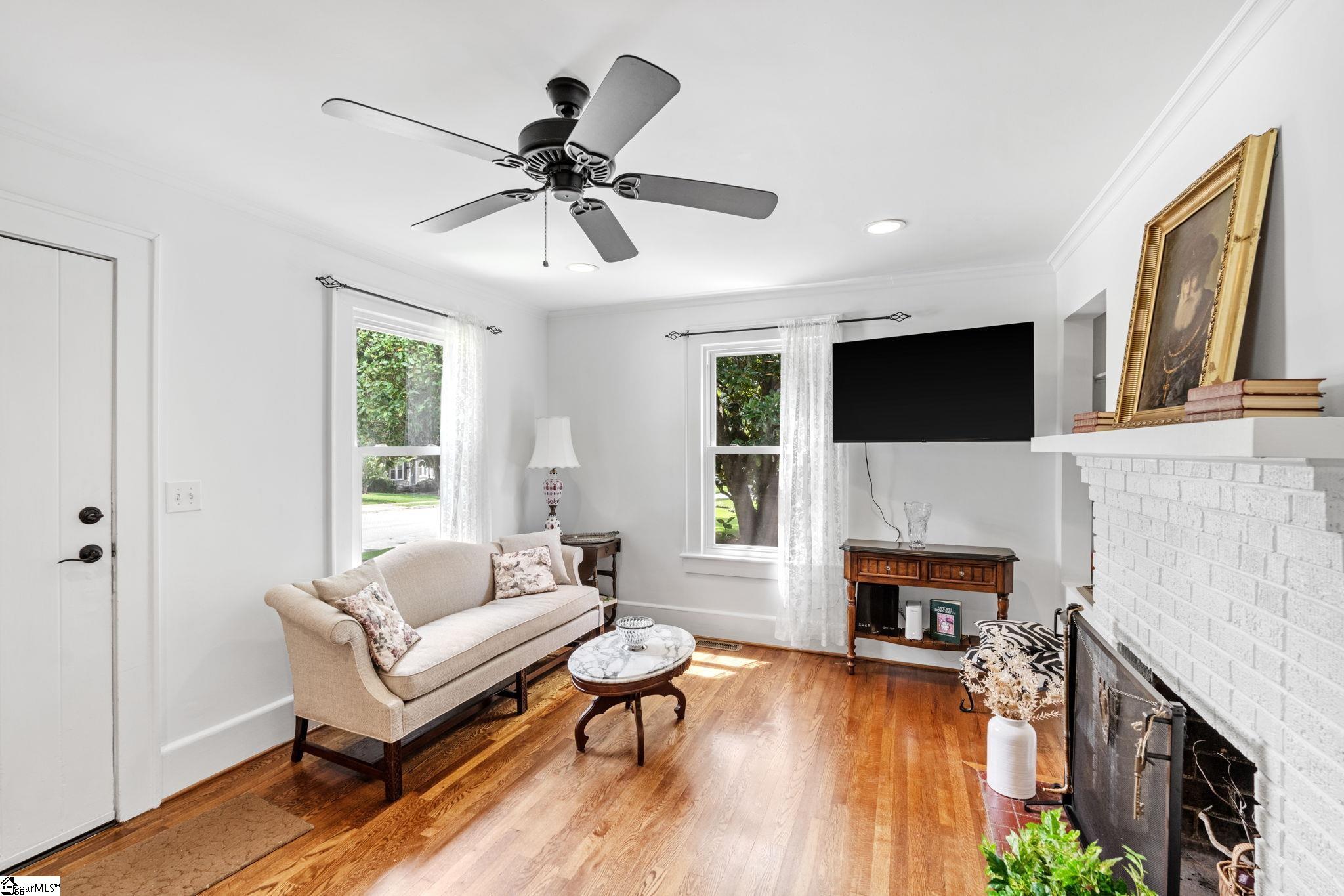 318 E Hillcrest Drive Greenville, SC 29609