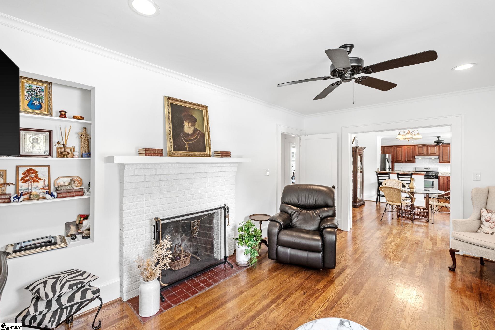 318 E Hillcrest Drive Greenville, SC 29609