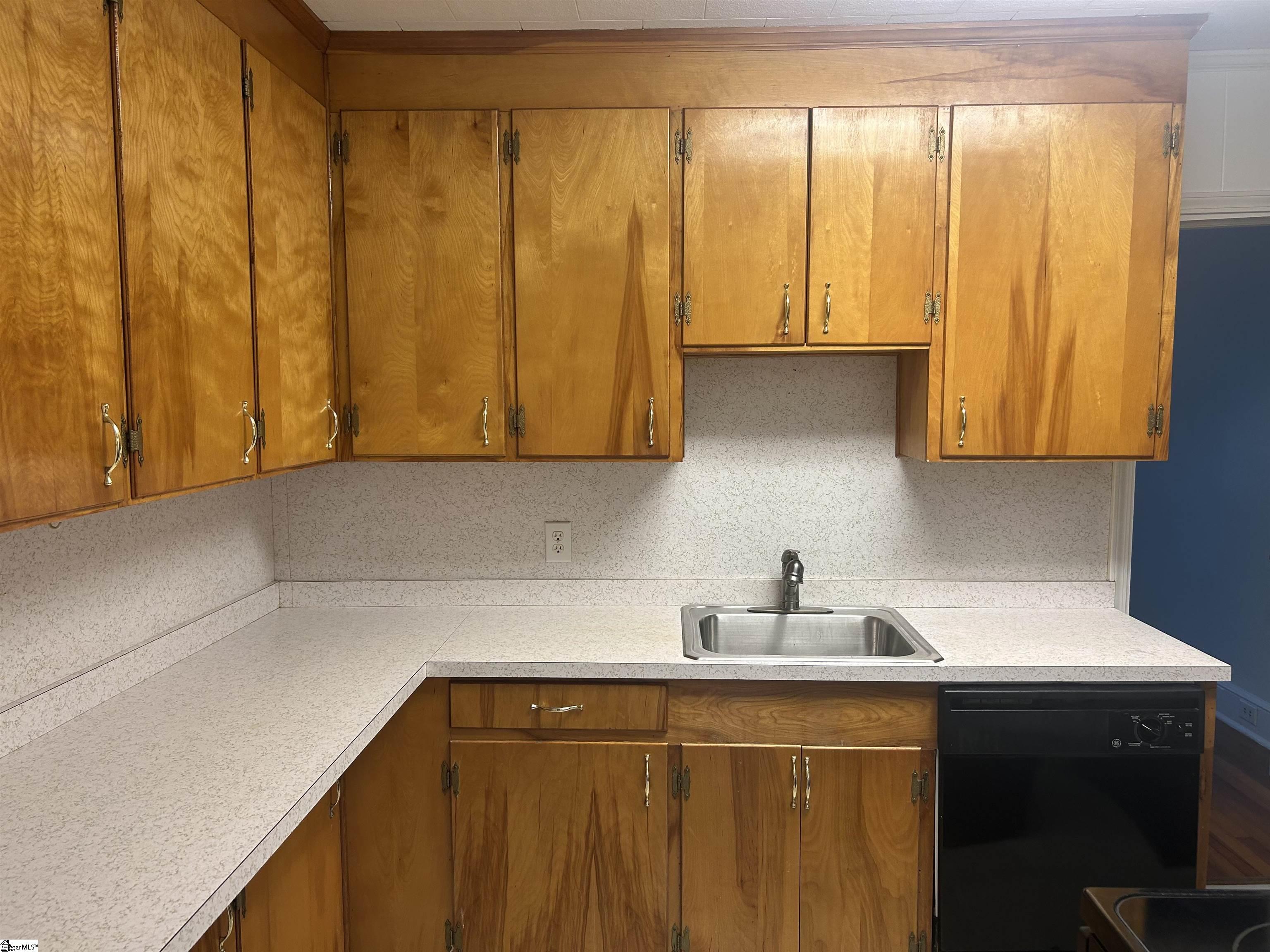204 Elm Street Clinton, SC 29325