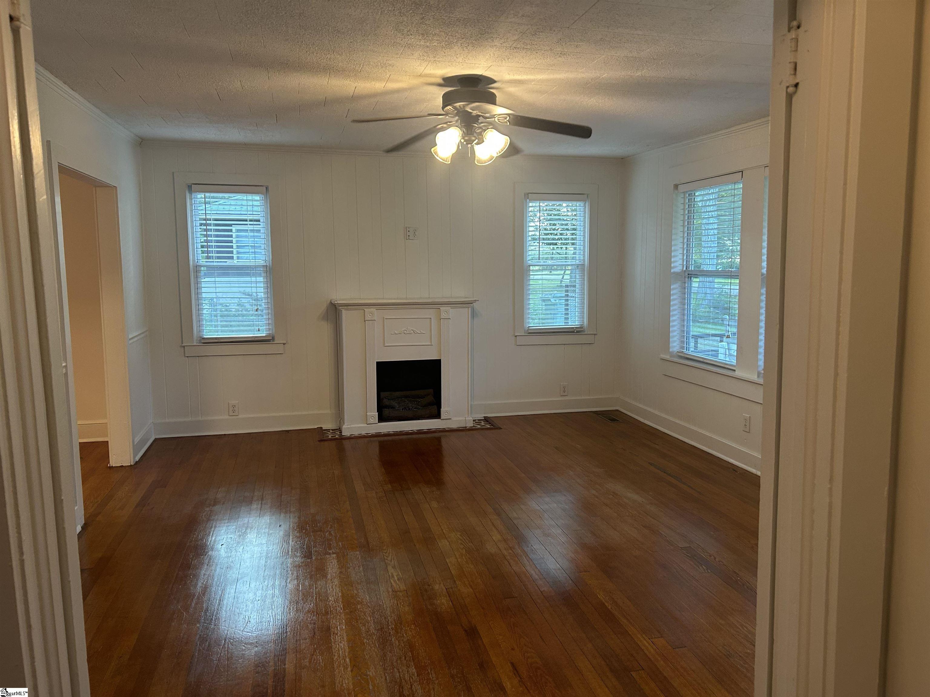 204 Elm Street Clinton, SC 29325