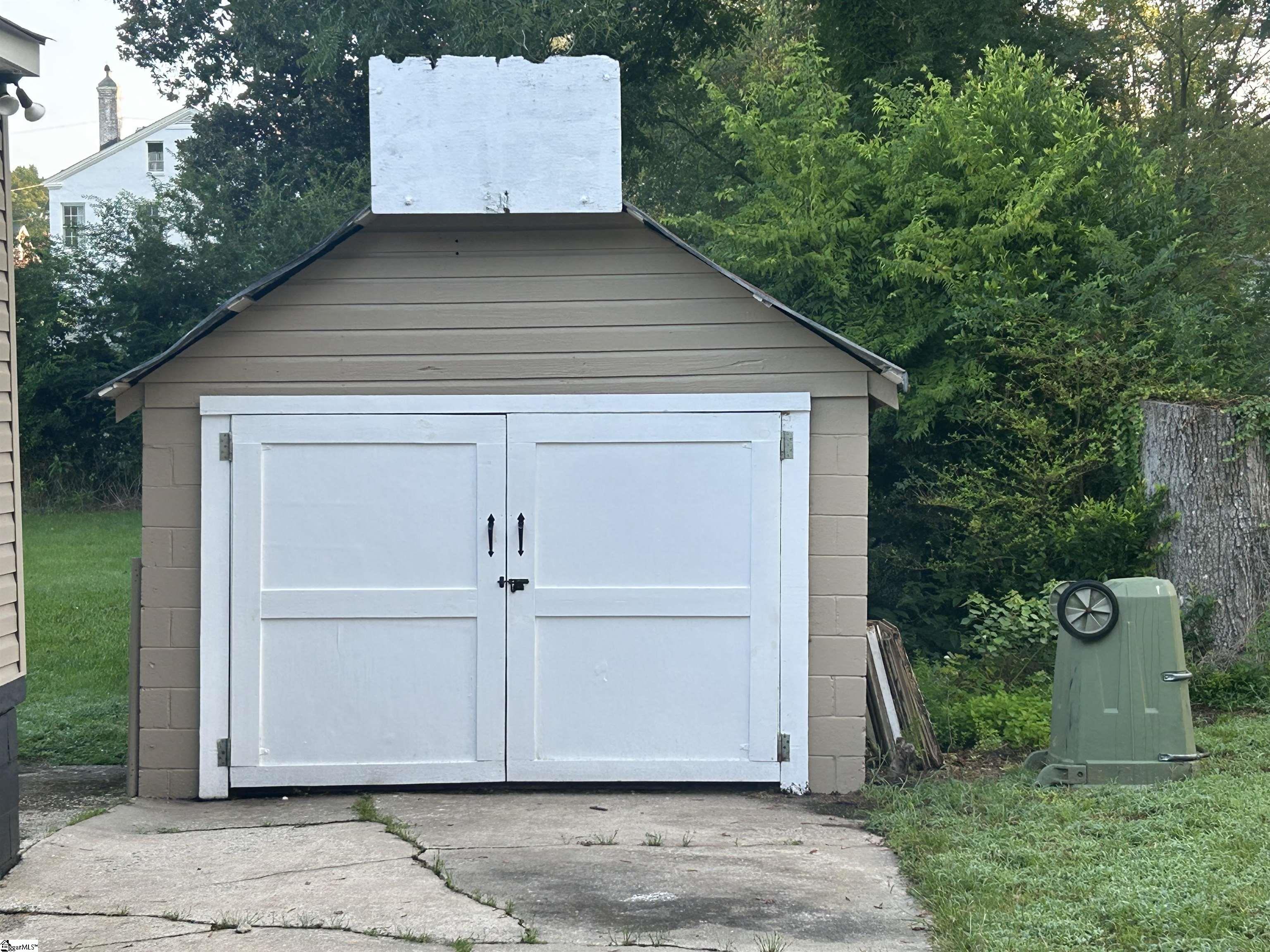 204 Elm Street Clinton, SC 29325