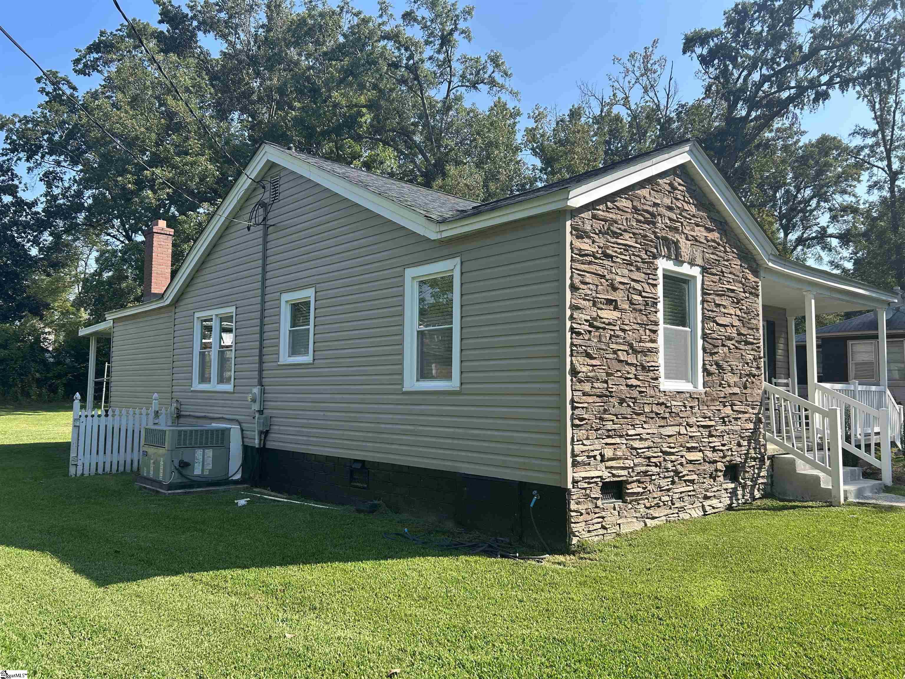 204 Elm Street Clinton, SC 29325