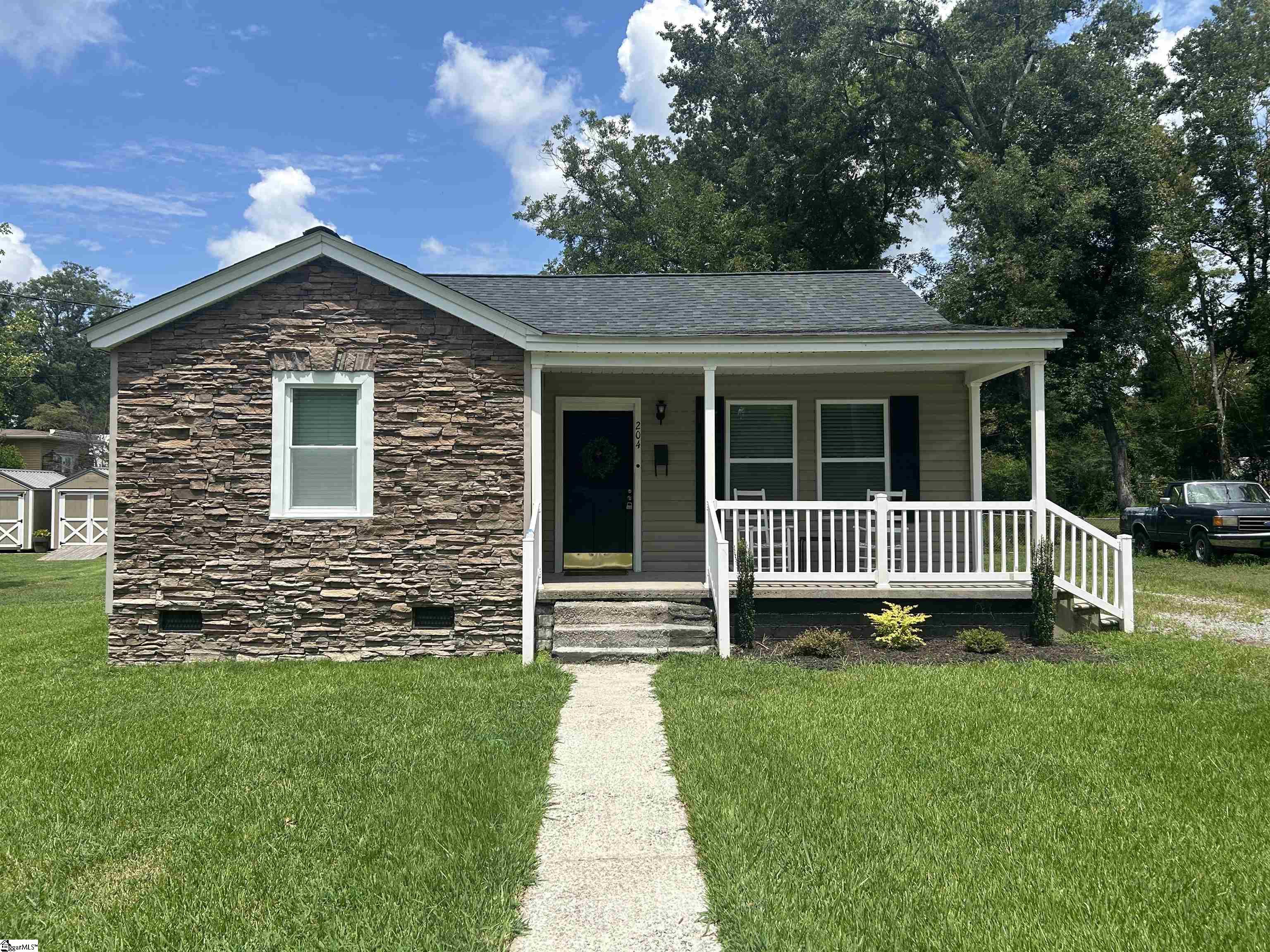 204 Elm Street Clinton, SC 29325