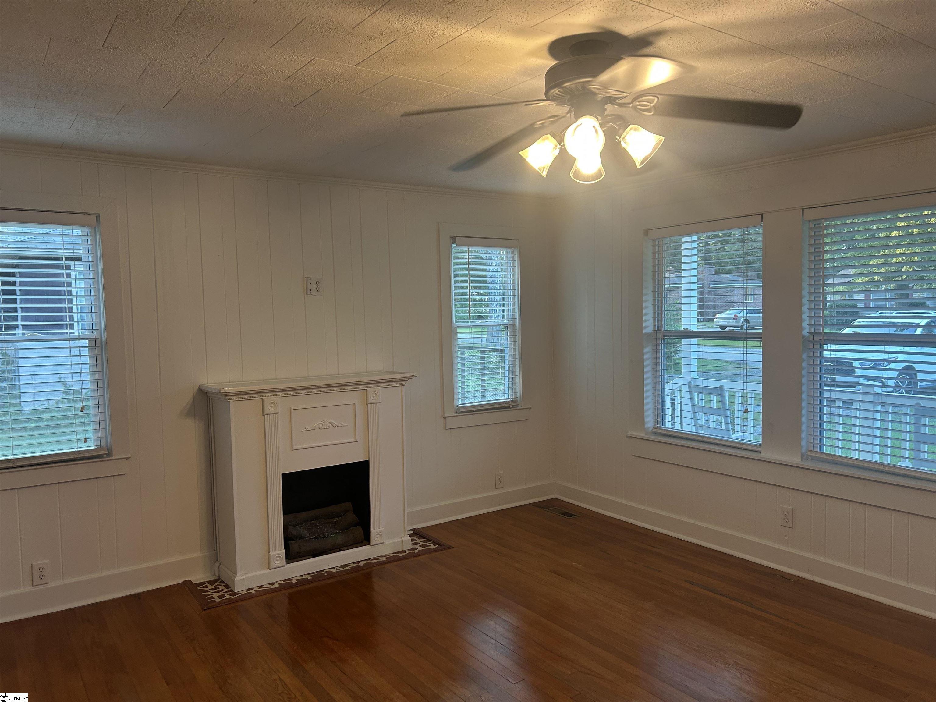 204 Elm Street Clinton, SC 29325