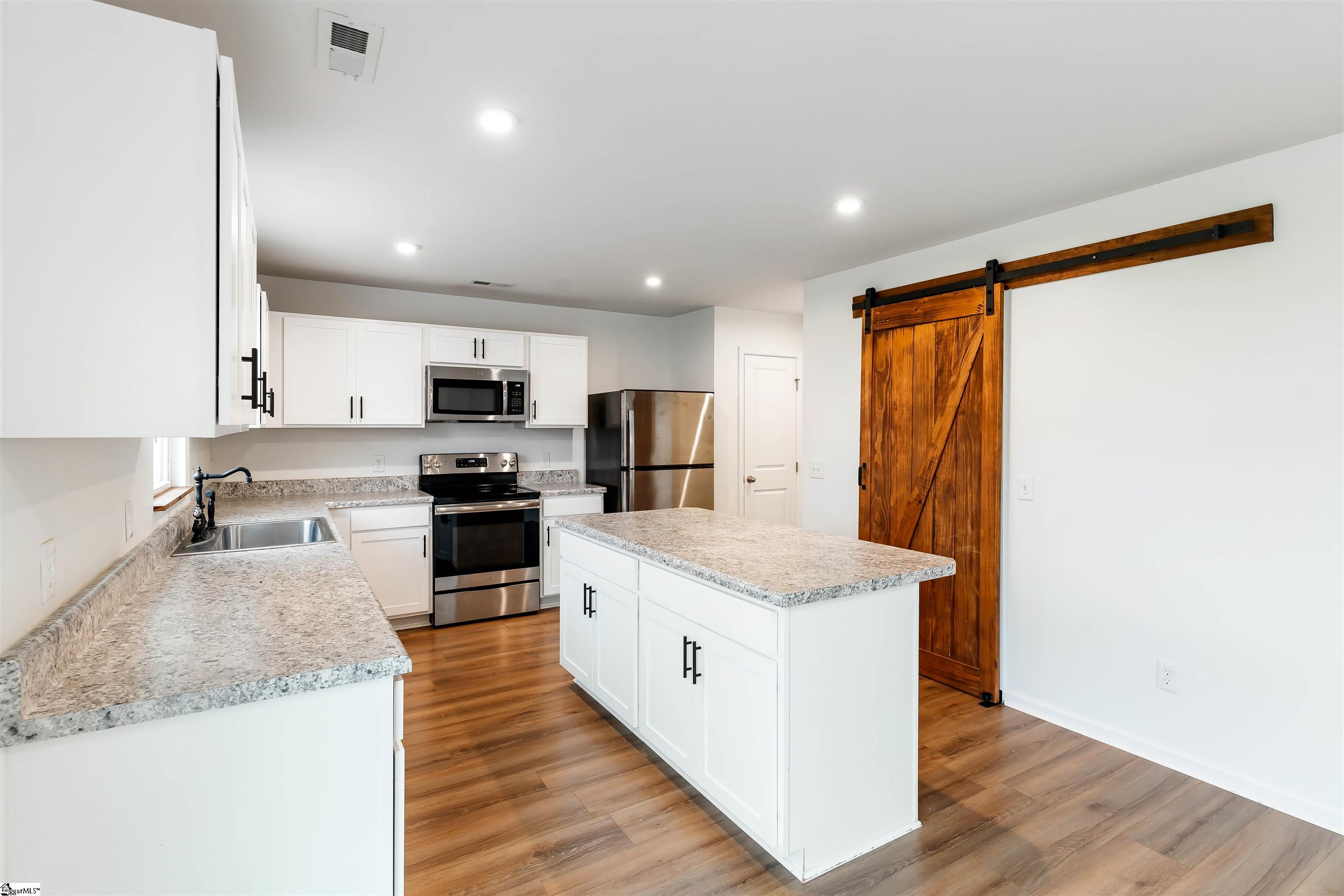 805 Danforth Drive Greenville, SC 29617