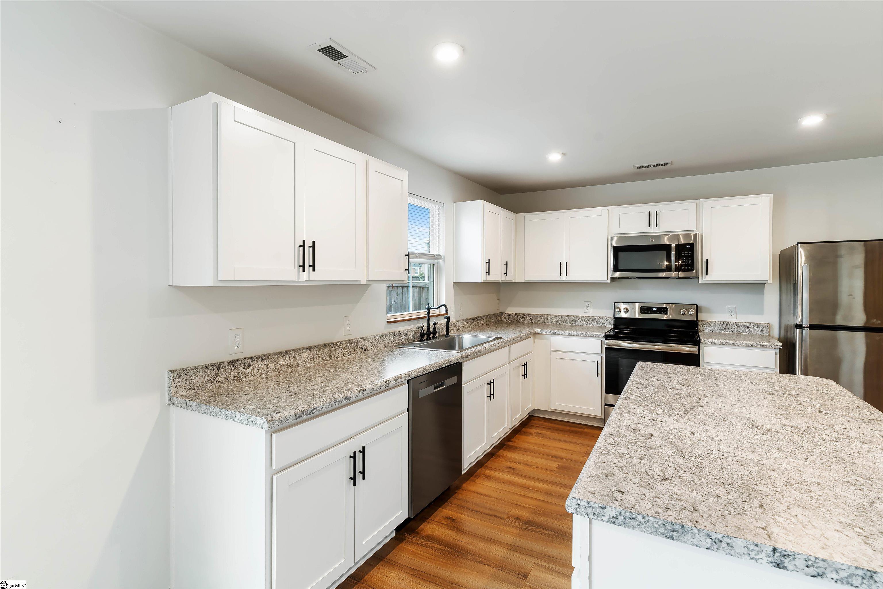 805 Danforth Drive Greenville, SC 29617