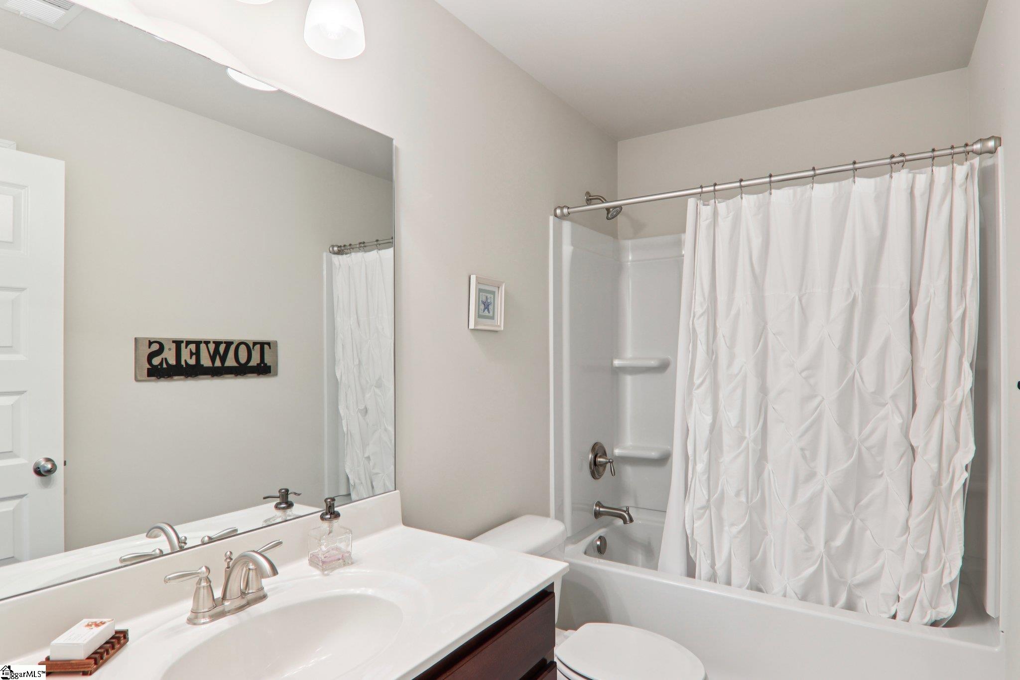129 Deer Drive Powdersville, SC 29611