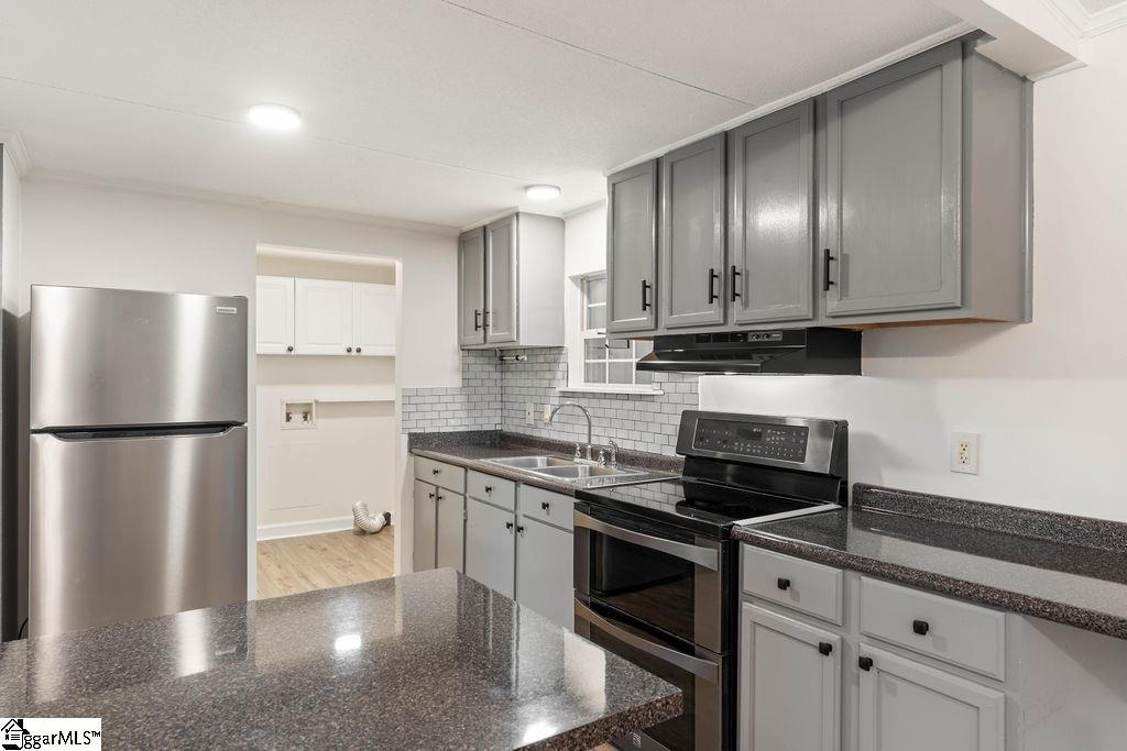 642 Dacusville Road Marietta, SC 29661-9553