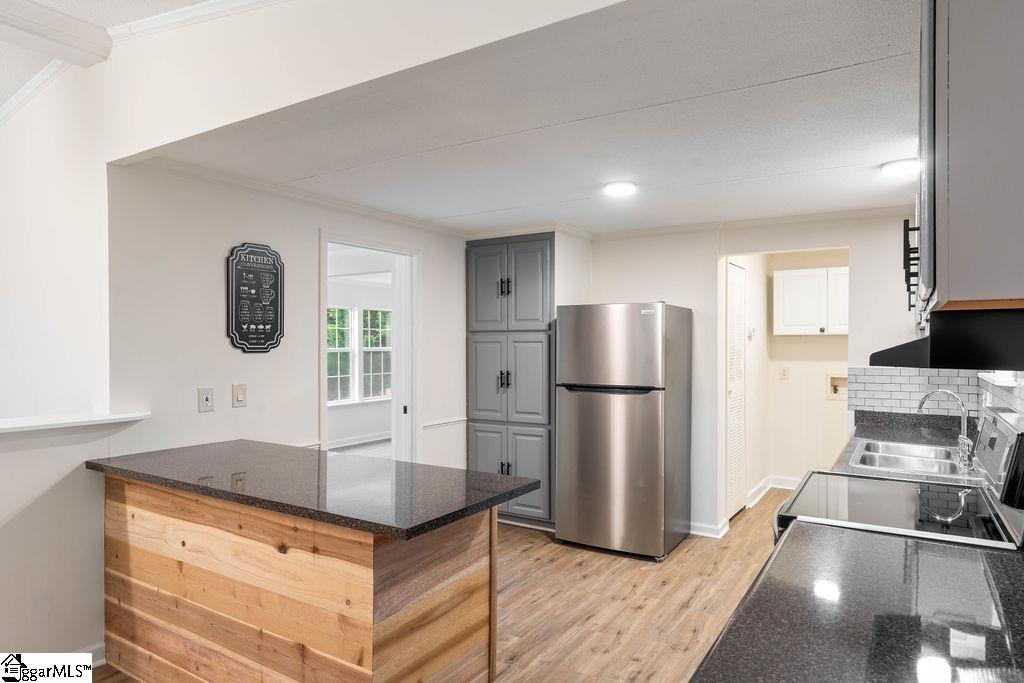 642 Dacusville Road Marietta, SC 29661-9553