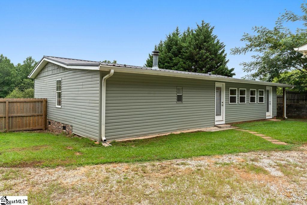 642 Dacusville Road Marietta, SC 29661-9553
