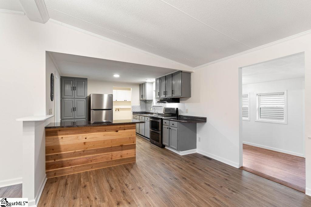 642 Dacusville Road Marietta, SC 29661-9553