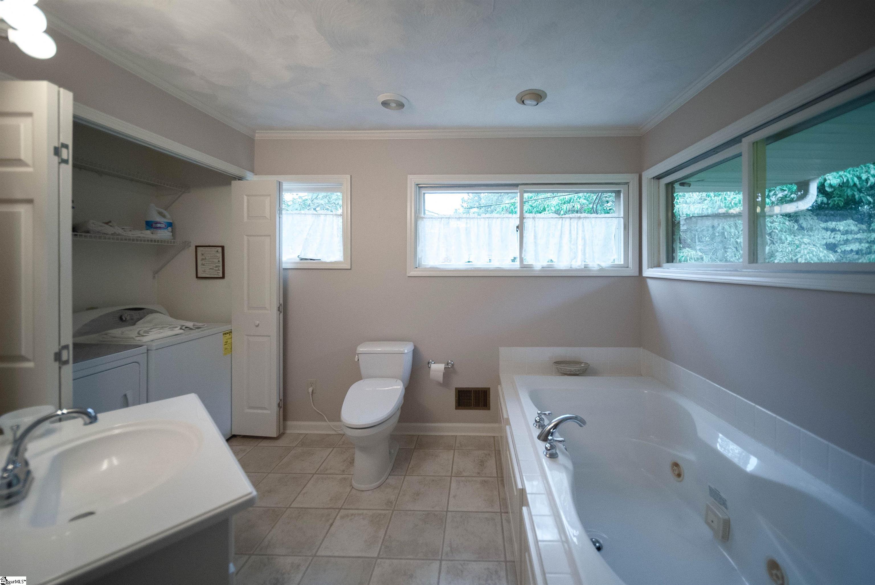 111 N Lanford Road Spartanburg, SC 29301