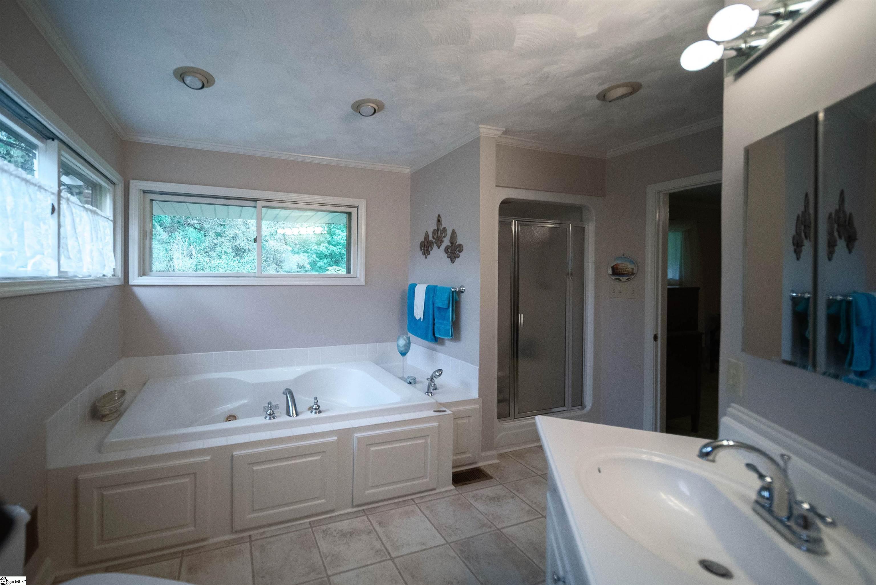 111 N Lanford Road Spartanburg, SC 29301