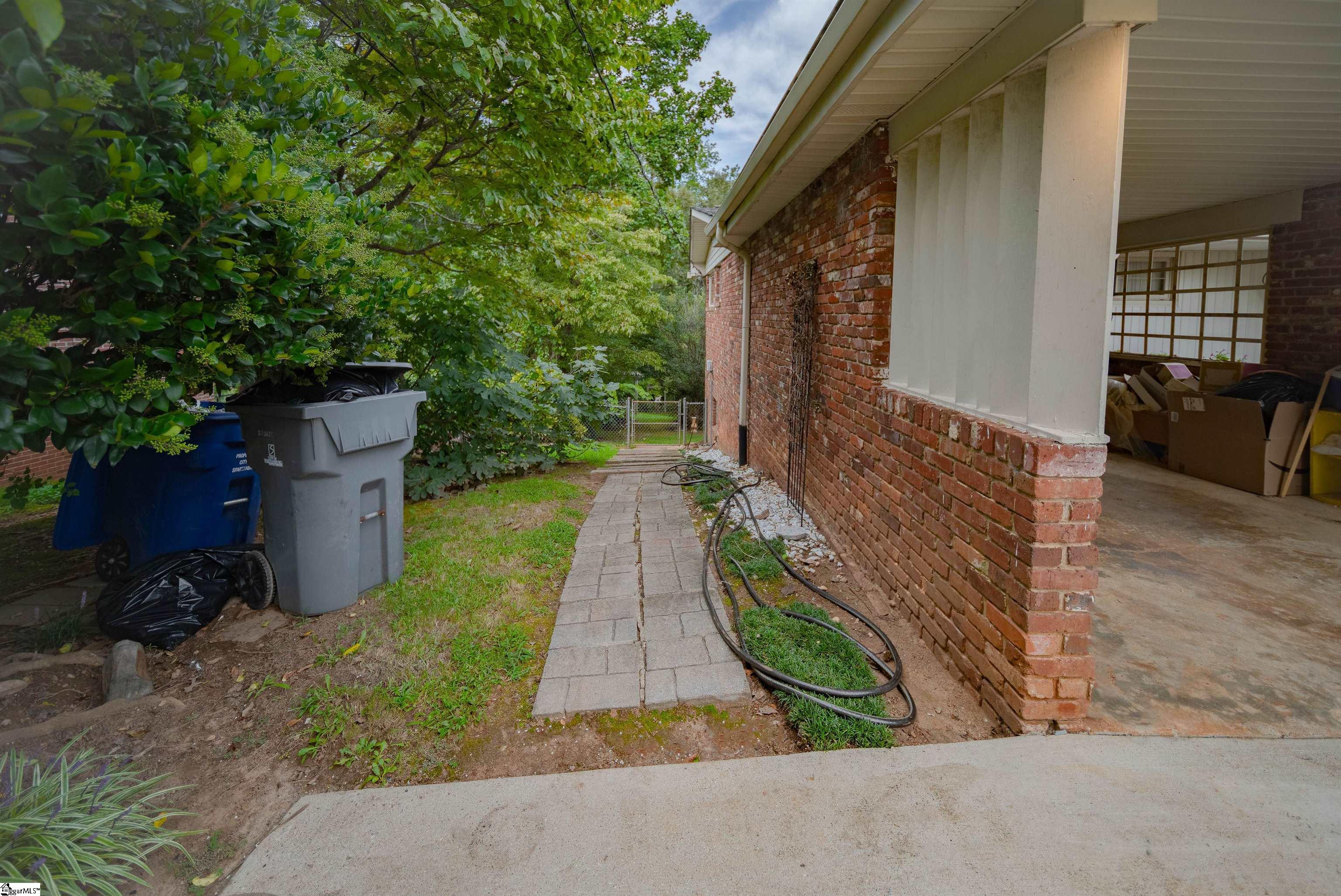 111 N Lanford Road Spartanburg, SC 29301