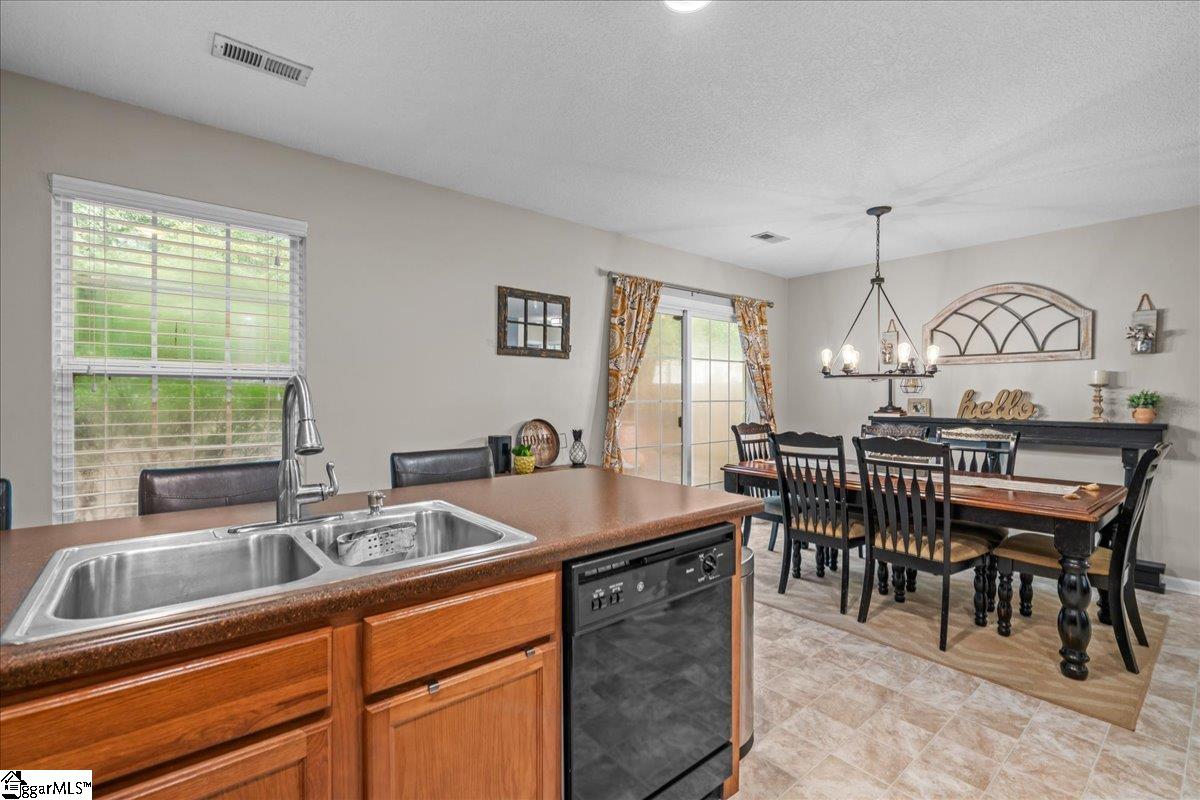 137 Duraleigh Road Anderson, SC 29621