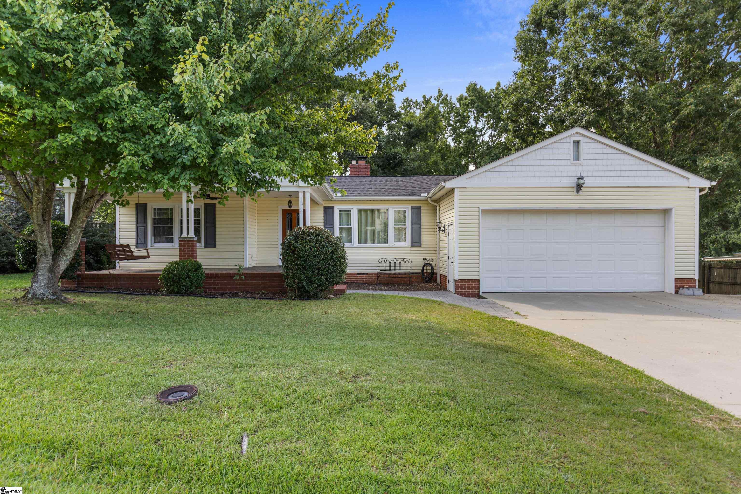 112 N Rockview Drive Greenville, SC 29609