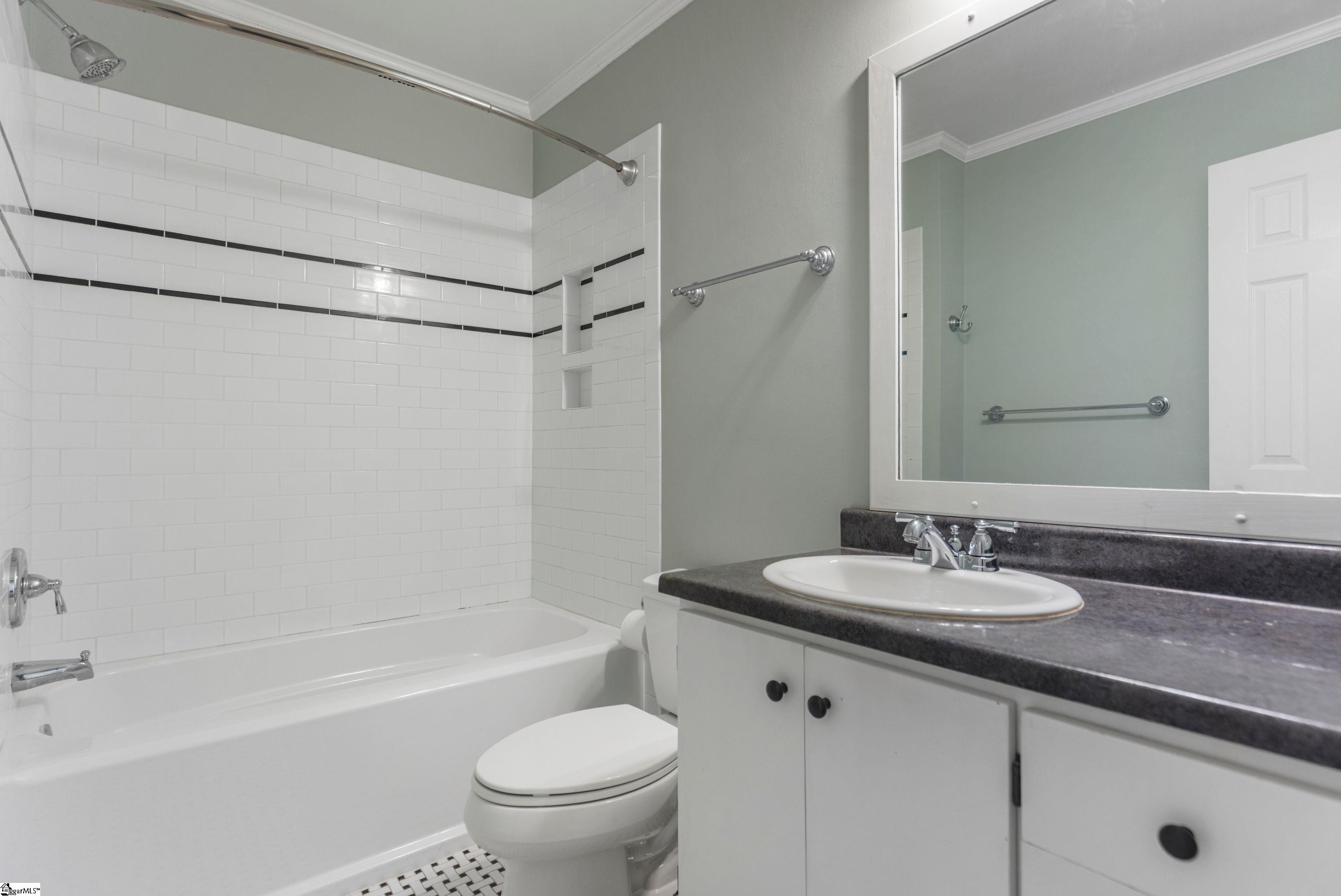 112 N Rockview Drive Greenville, SC 29609
