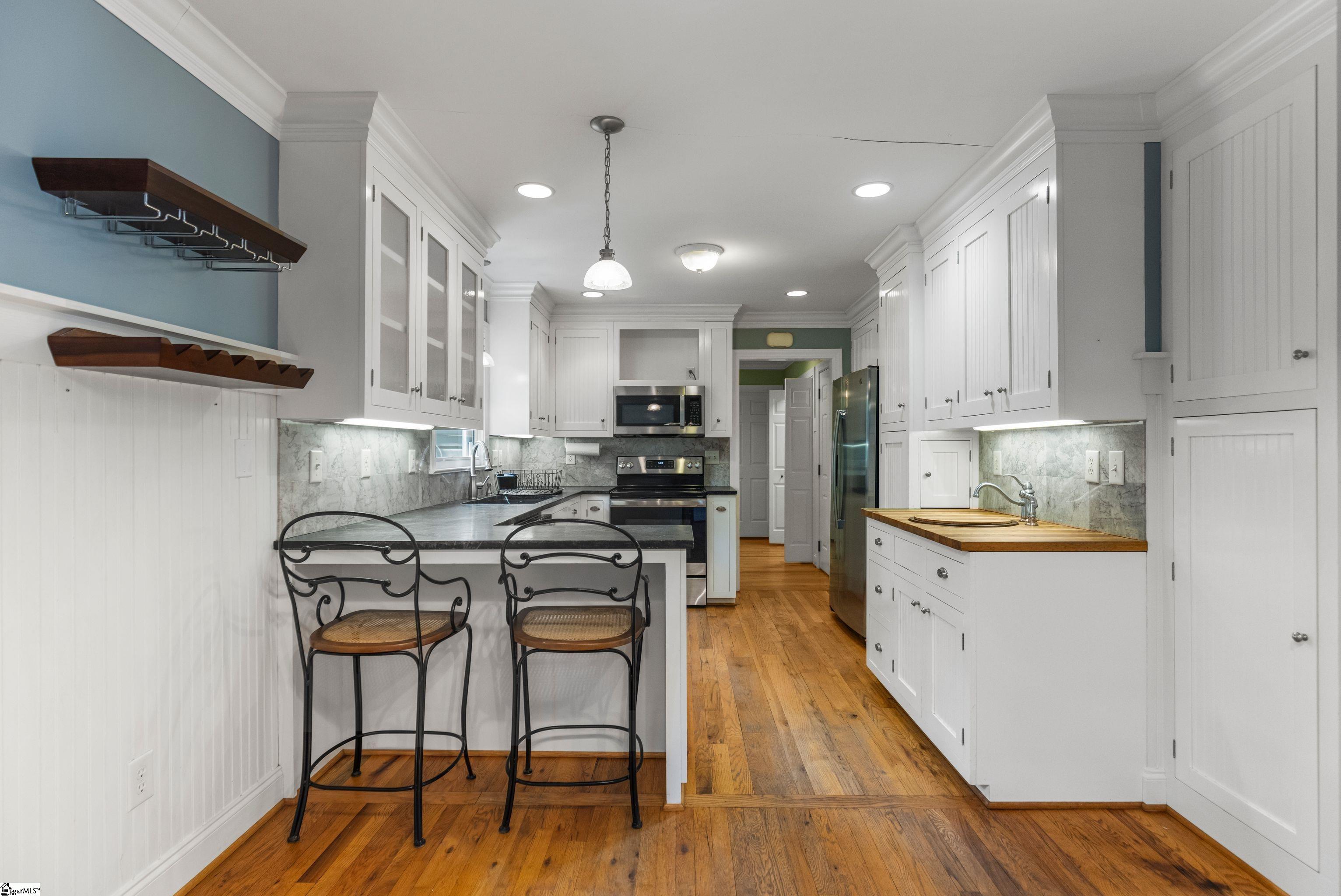 112 N Rockview Drive Greenville, SC 29609
