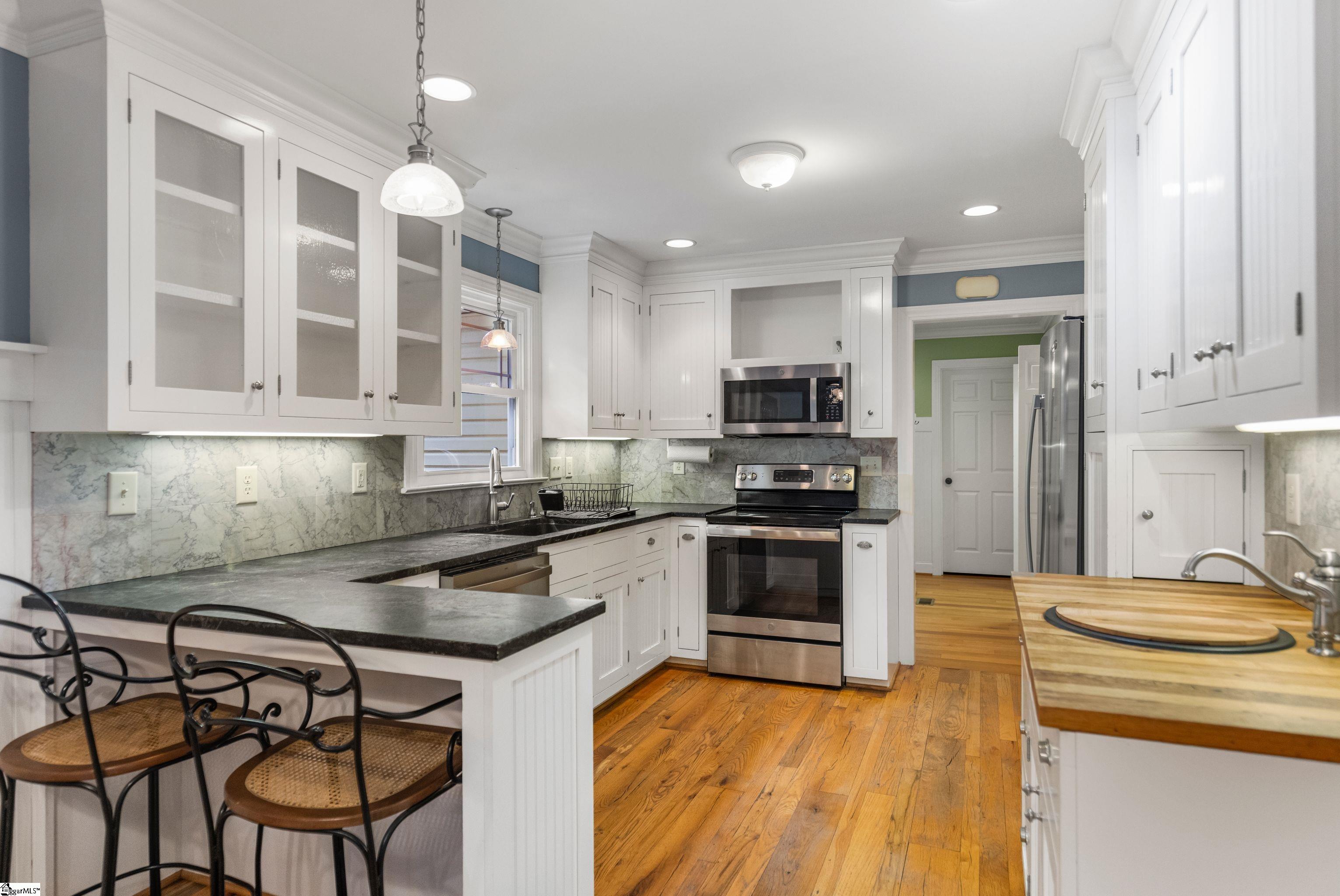 112 N Rockview Drive Greenville, SC 29609