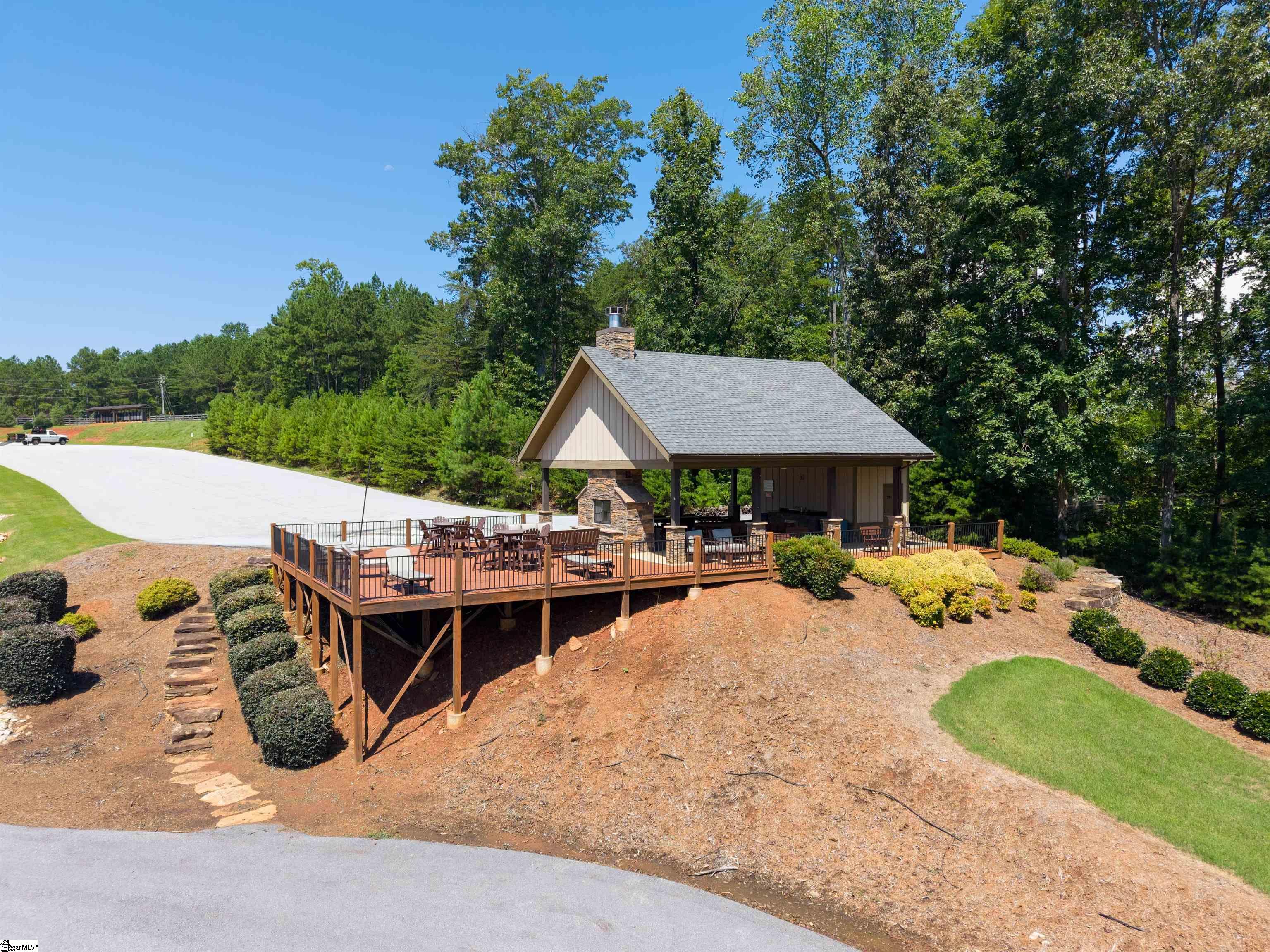 61 Hardwood Pointe Drive West Union, SC 29696