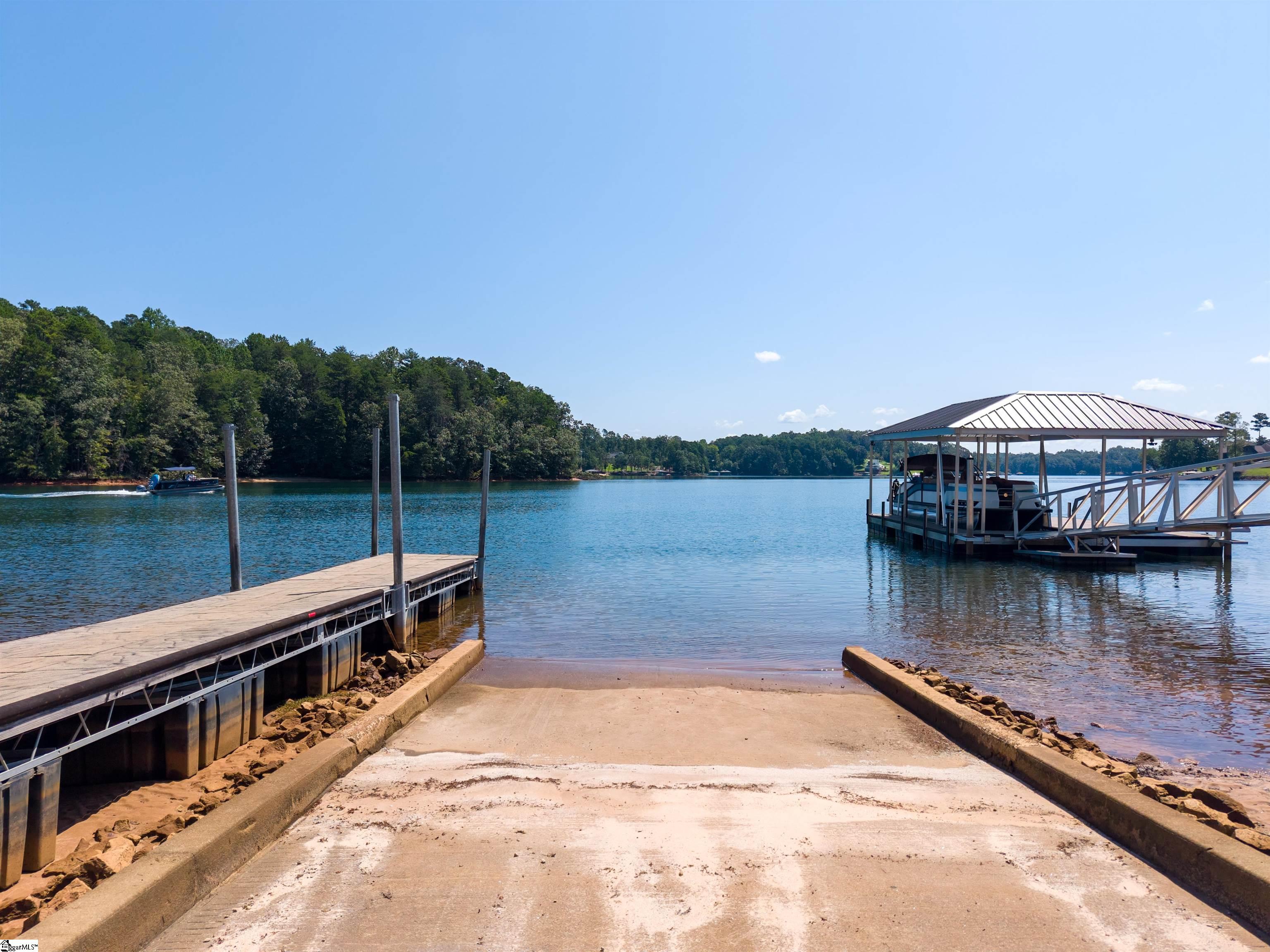 61 Hardwood Pointe Drive West Union, SC 29696