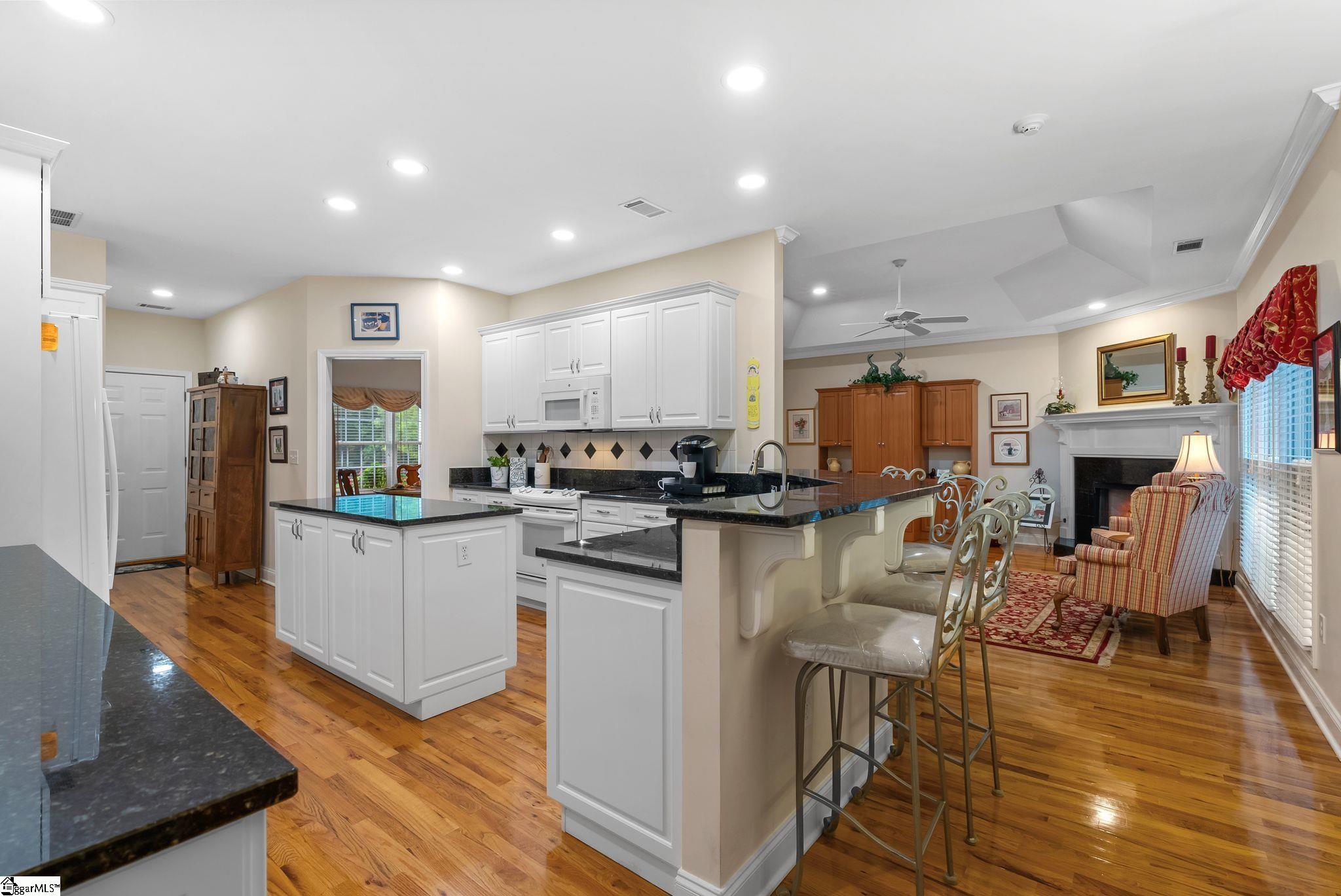 129 E Waterford Drive Seneca, SC 29672