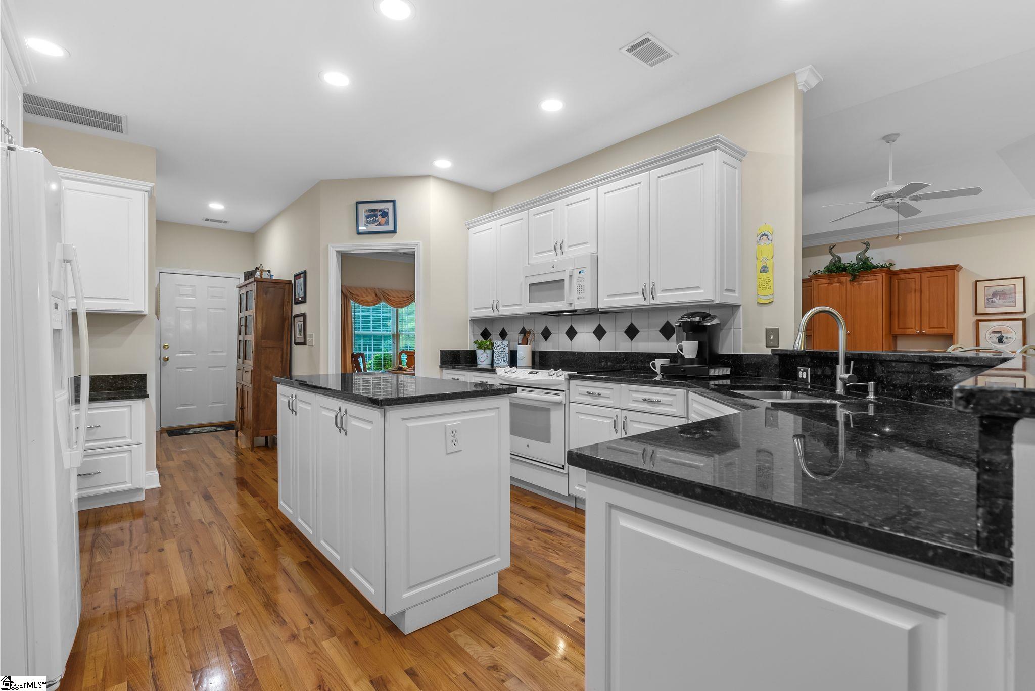 129 E Waterford Drive Seneca, SC 29672