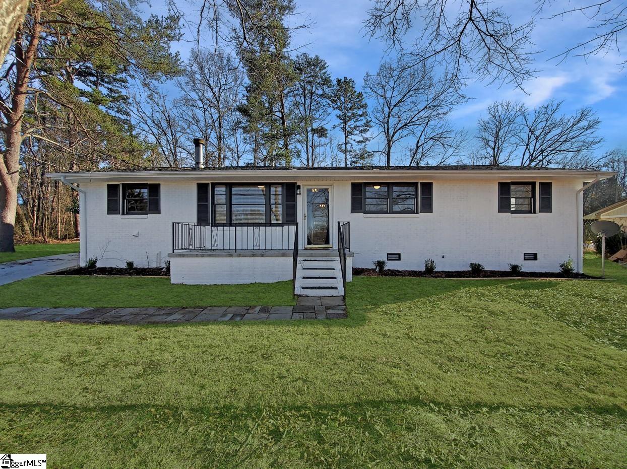 27 Shamrock Circle Greenville, SC 29611