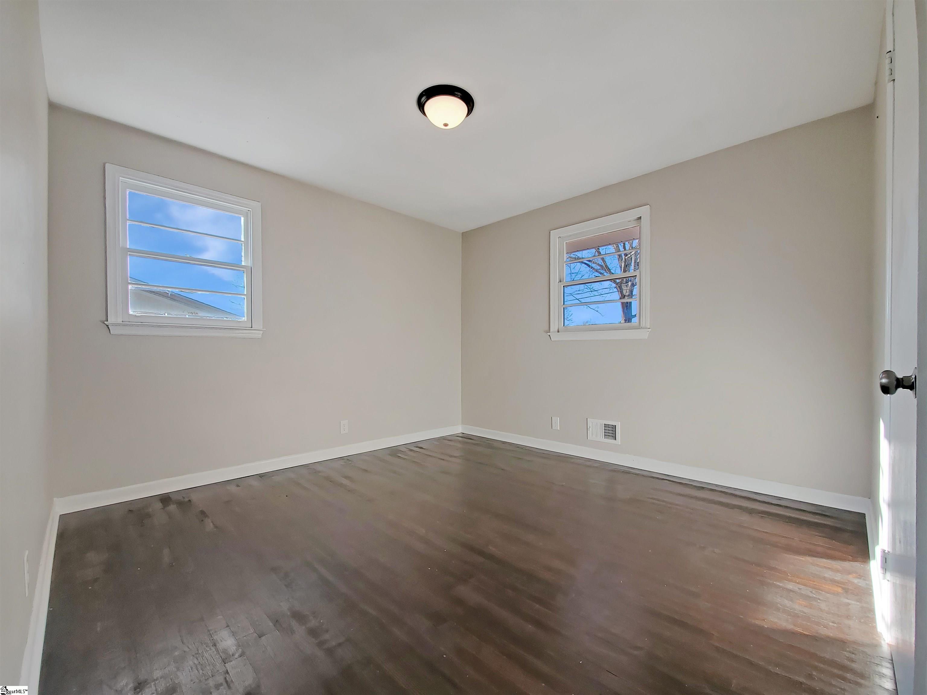 27 Shamrock Circle Greenville, SC 29611