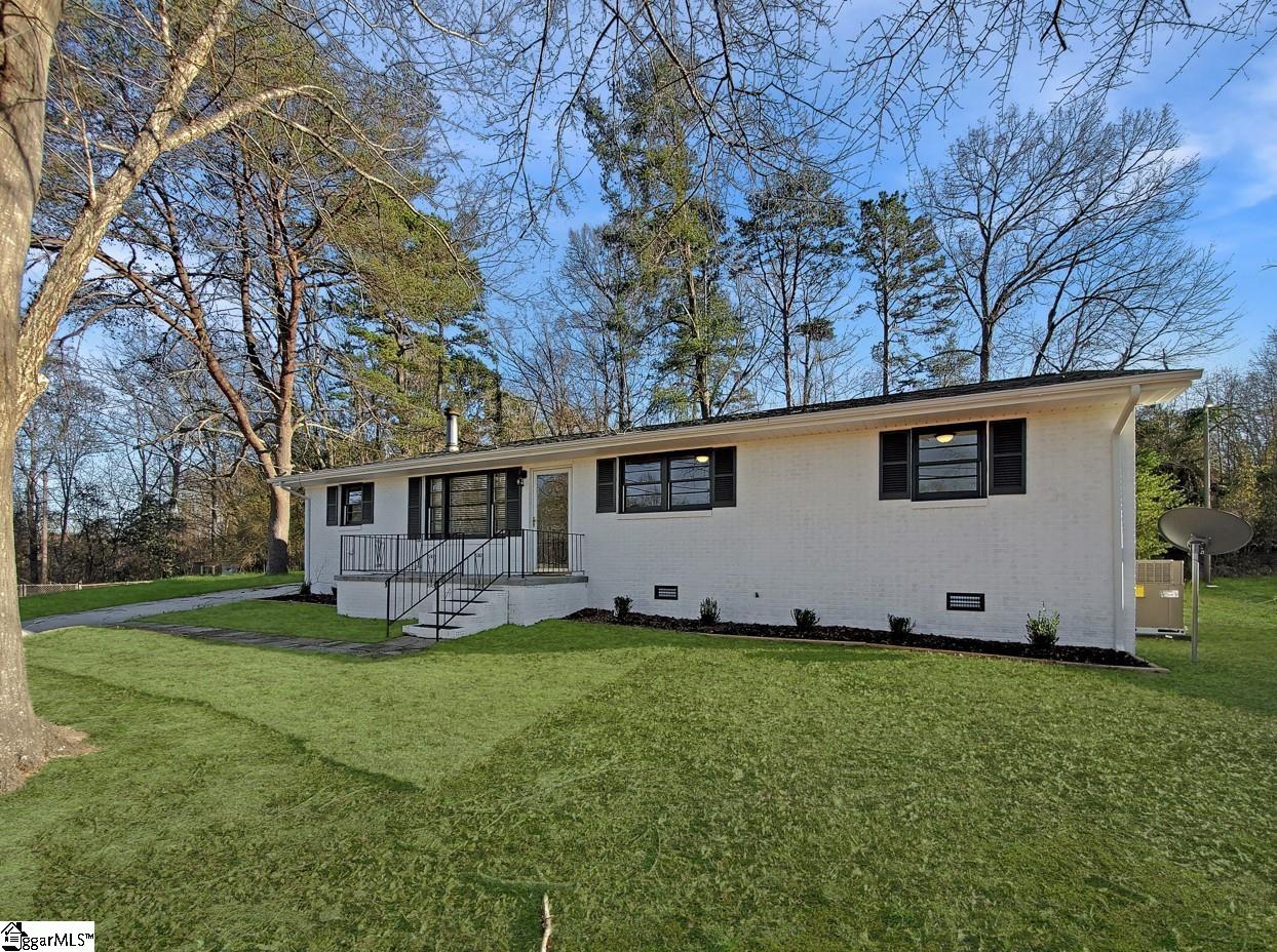 27 Shamrock Circle Greenville, SC 29611