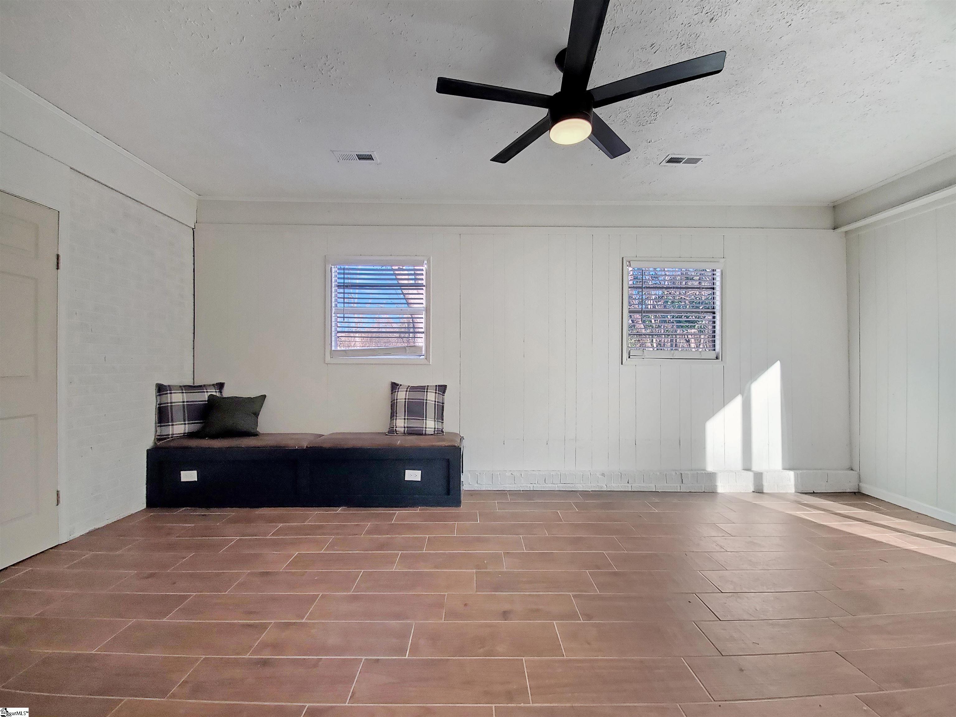 27 Shamrock Circle Greenville, SC 29611