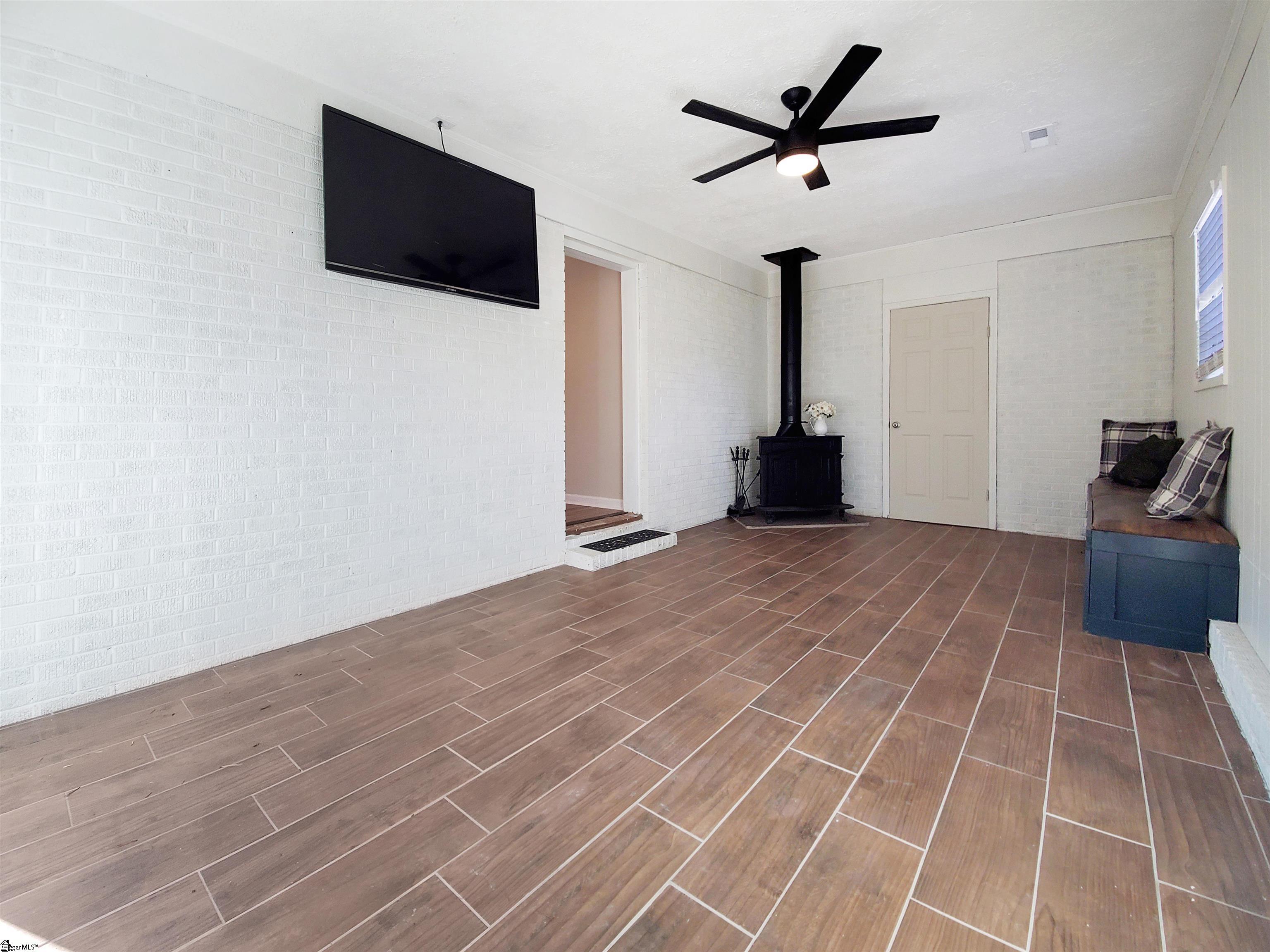 27 Shamrock Circle Greenville, SC 29611