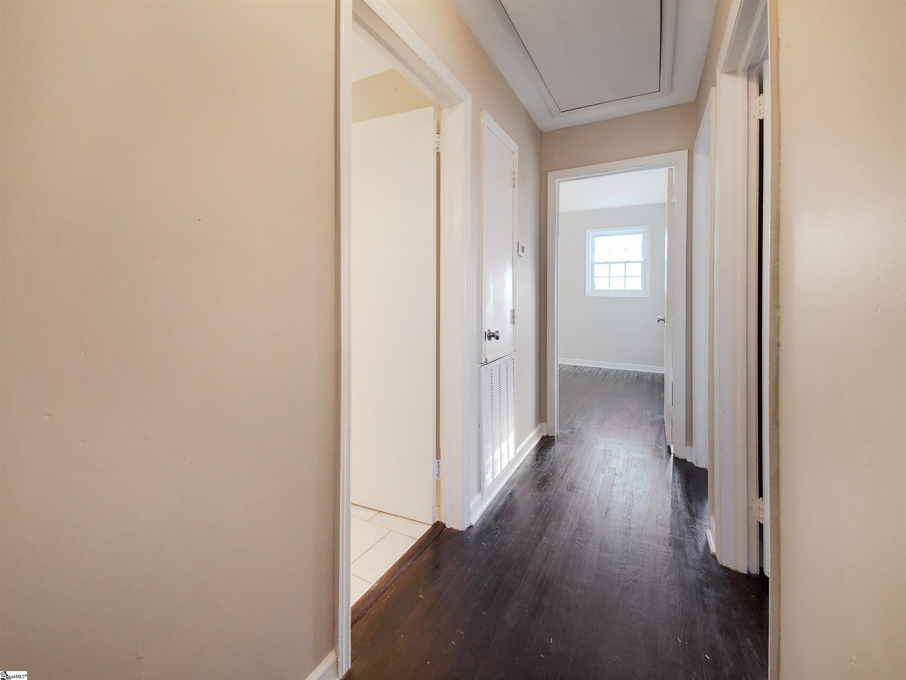 27 Shamrock Circle Greenville, SC 29611