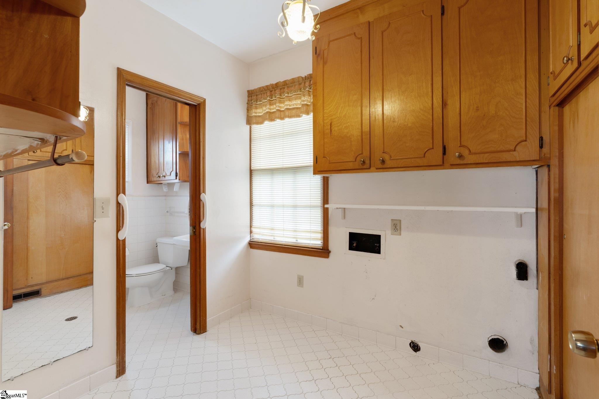 2 Woodfern Circle Greenville, SC 29615