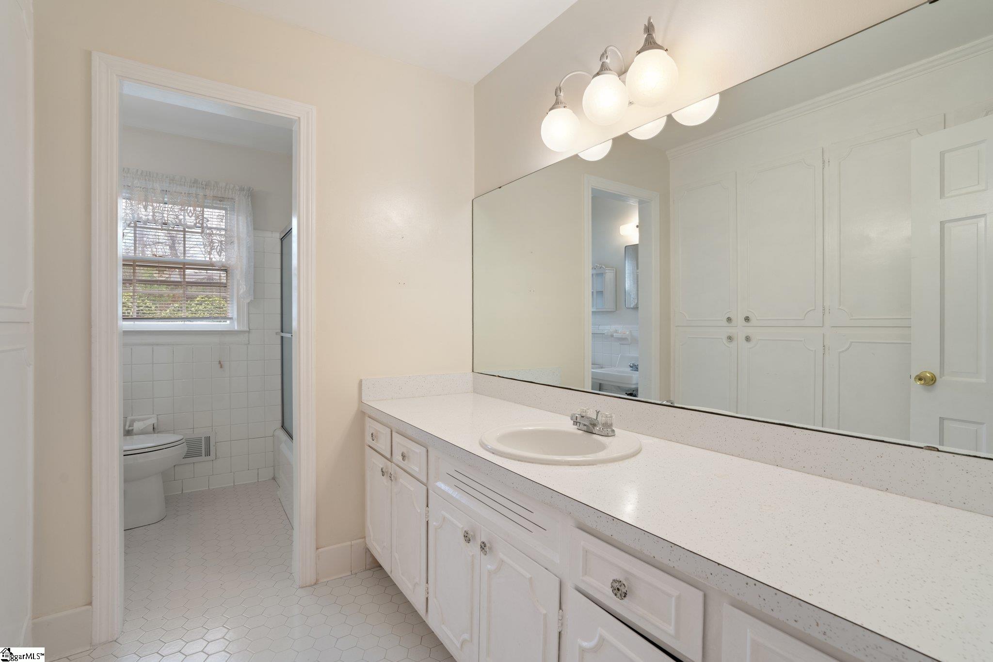2 Woodfern Circle Greenville, SC 29615