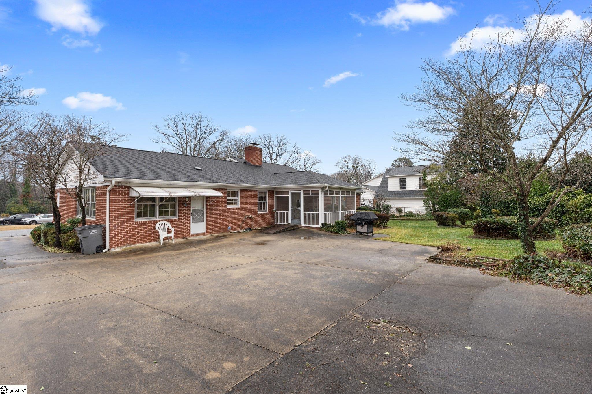 2 Woodfern Circle Greenville, SC 29615