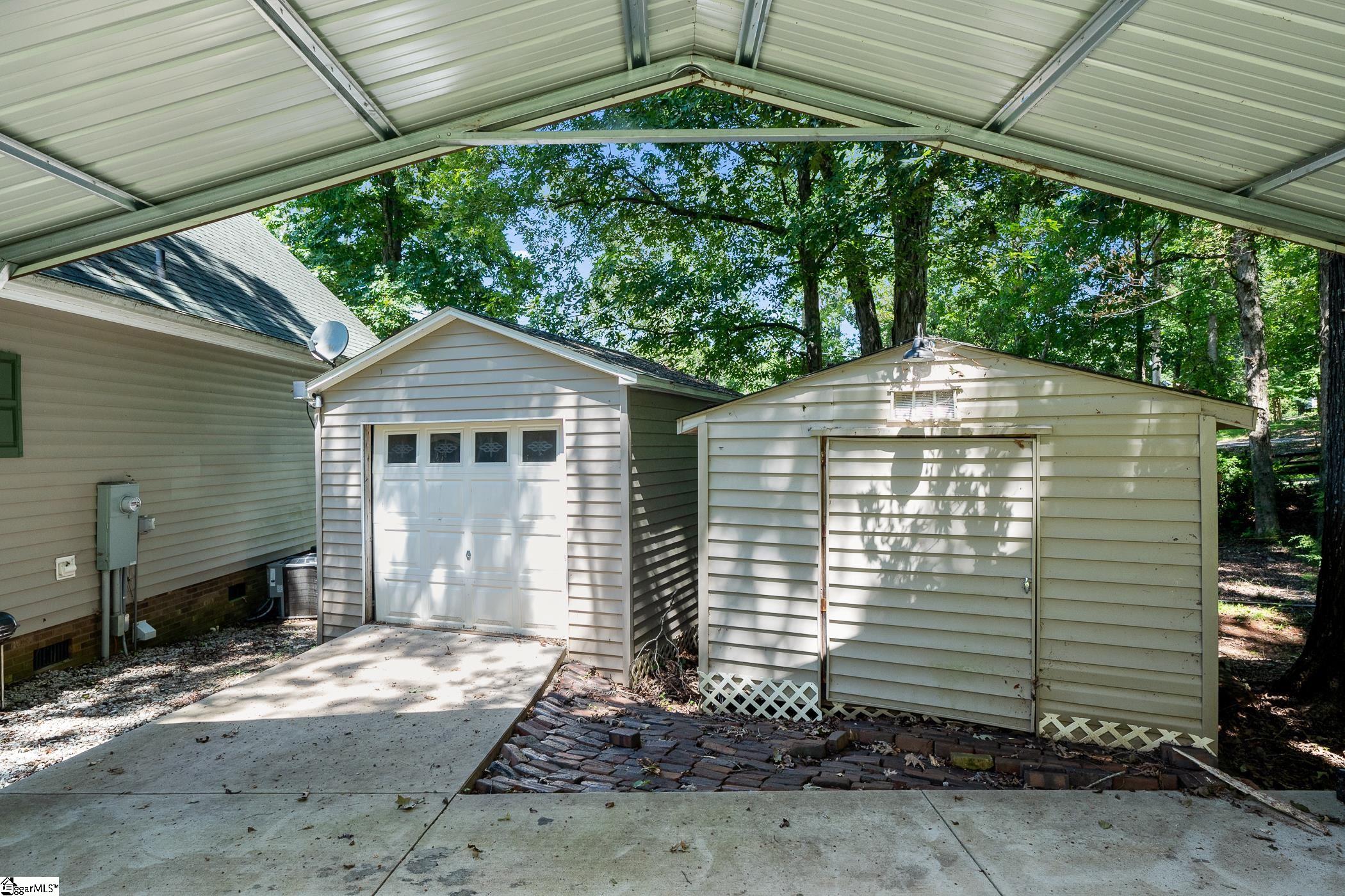 308 S Lake Forest Drive Cross Hill, SC 29332