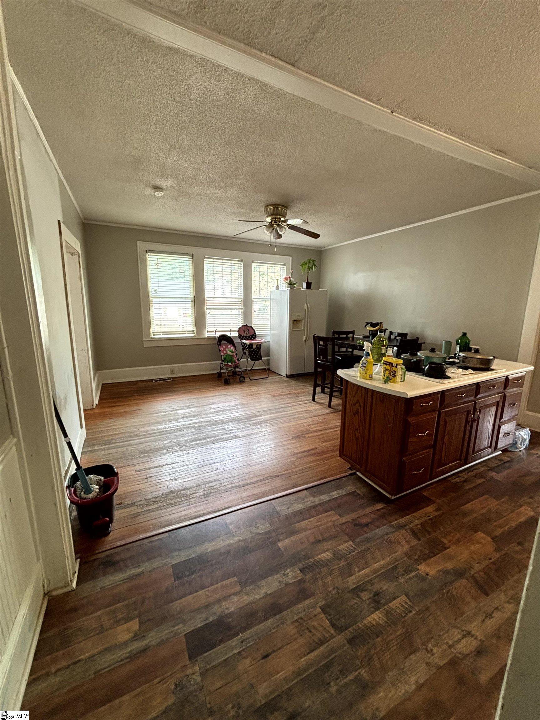 101 E. Blue Ridge Drive Greenville, SC 29601