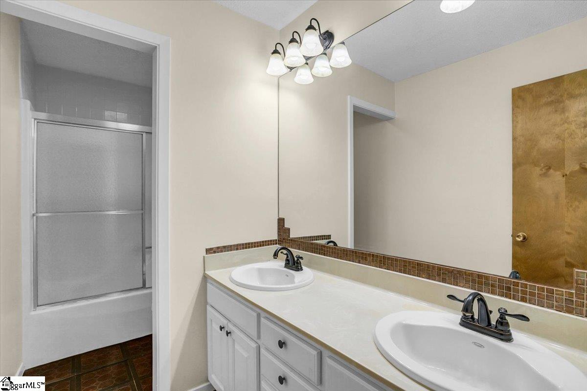 201 Long Point Way Simpsonville, SC 29681