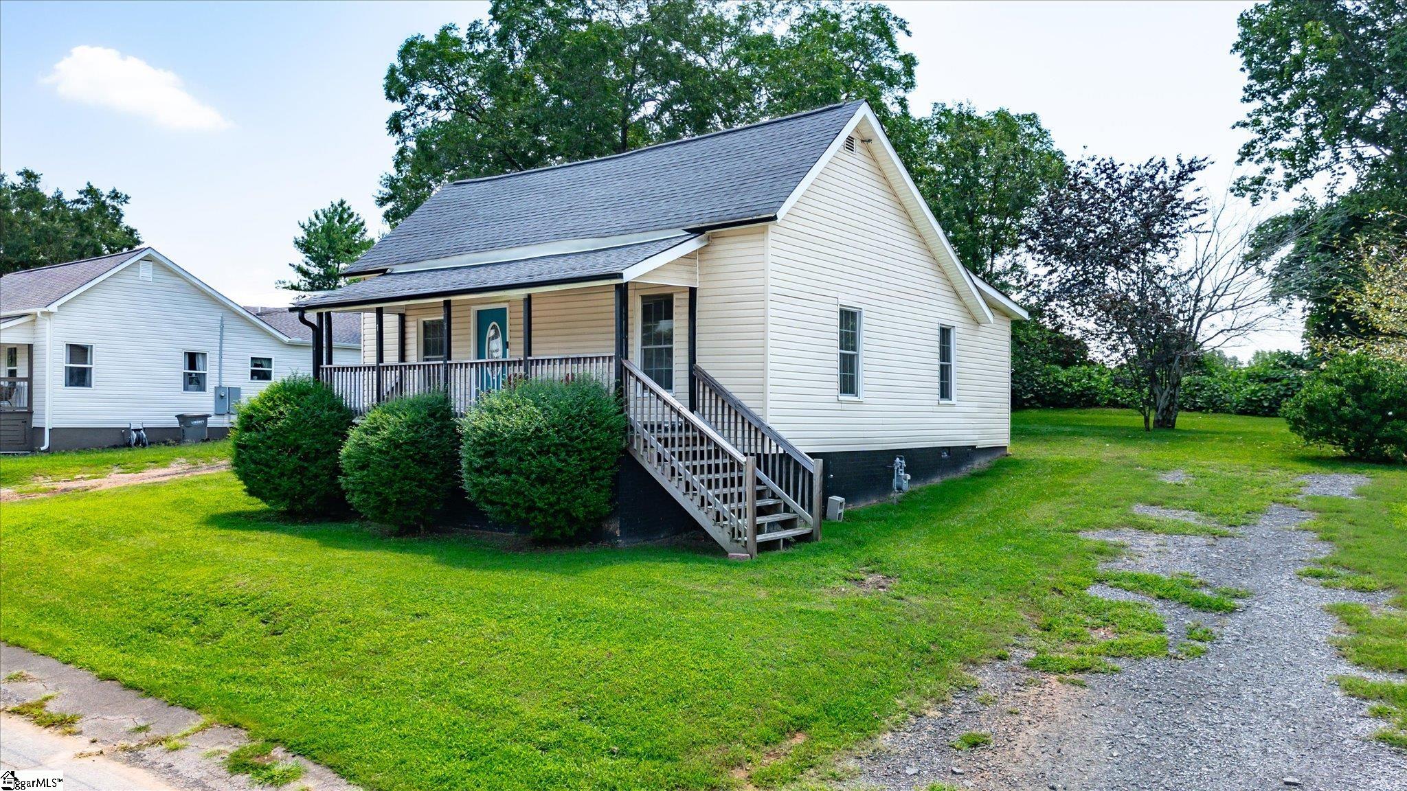 7 Hunt Avenue Liberty, SC 29657