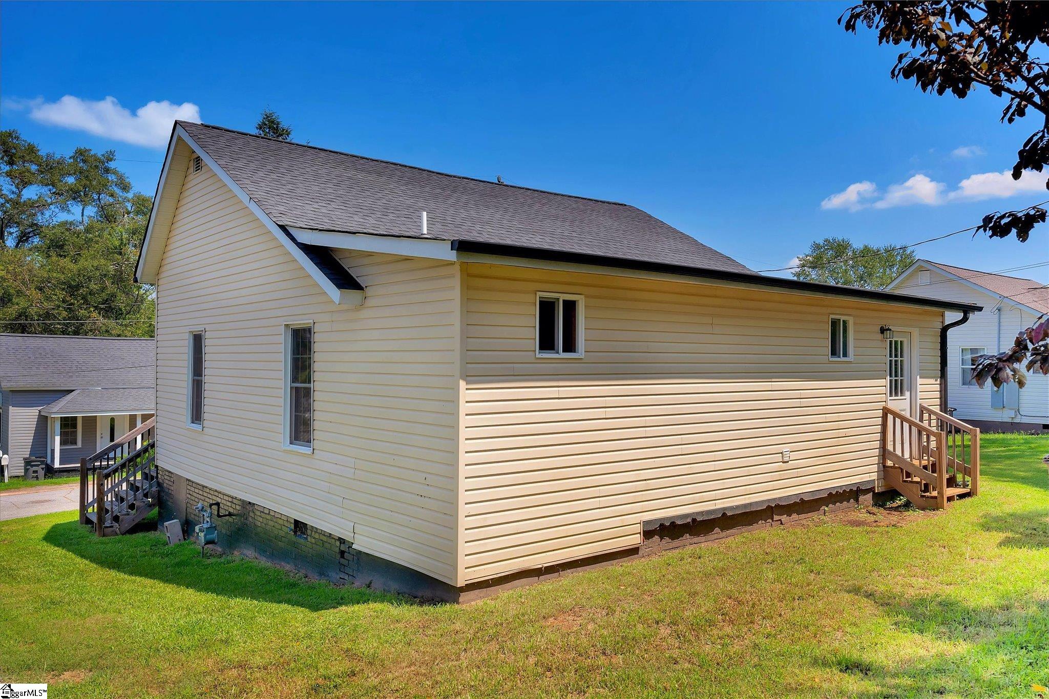 7 Hunt Avenue Liberty, SC 29657