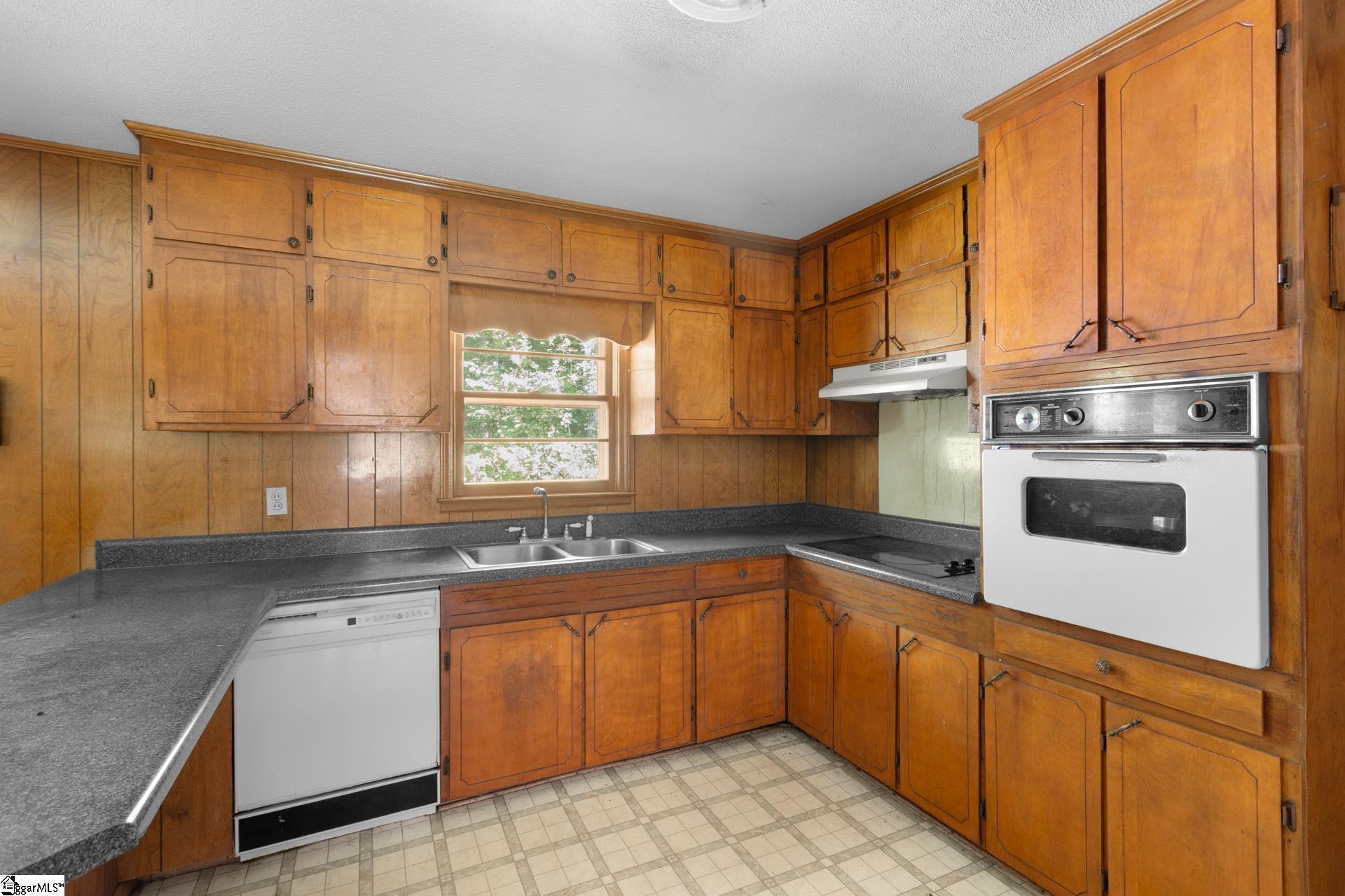 3190 Apple Orchard Road Clinton, SC 29325