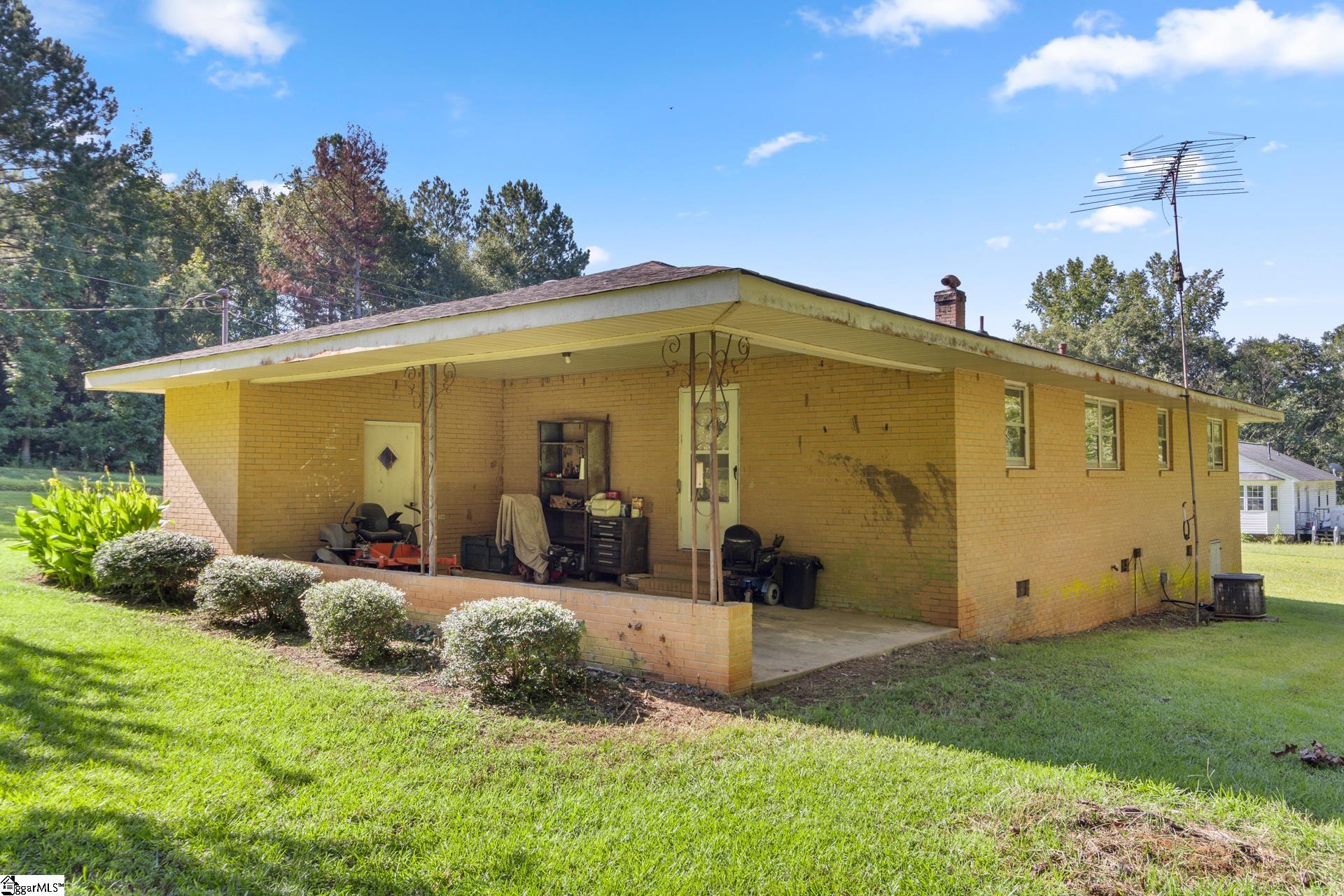 3190 Apple Orchard Road Clinton, SC 29325