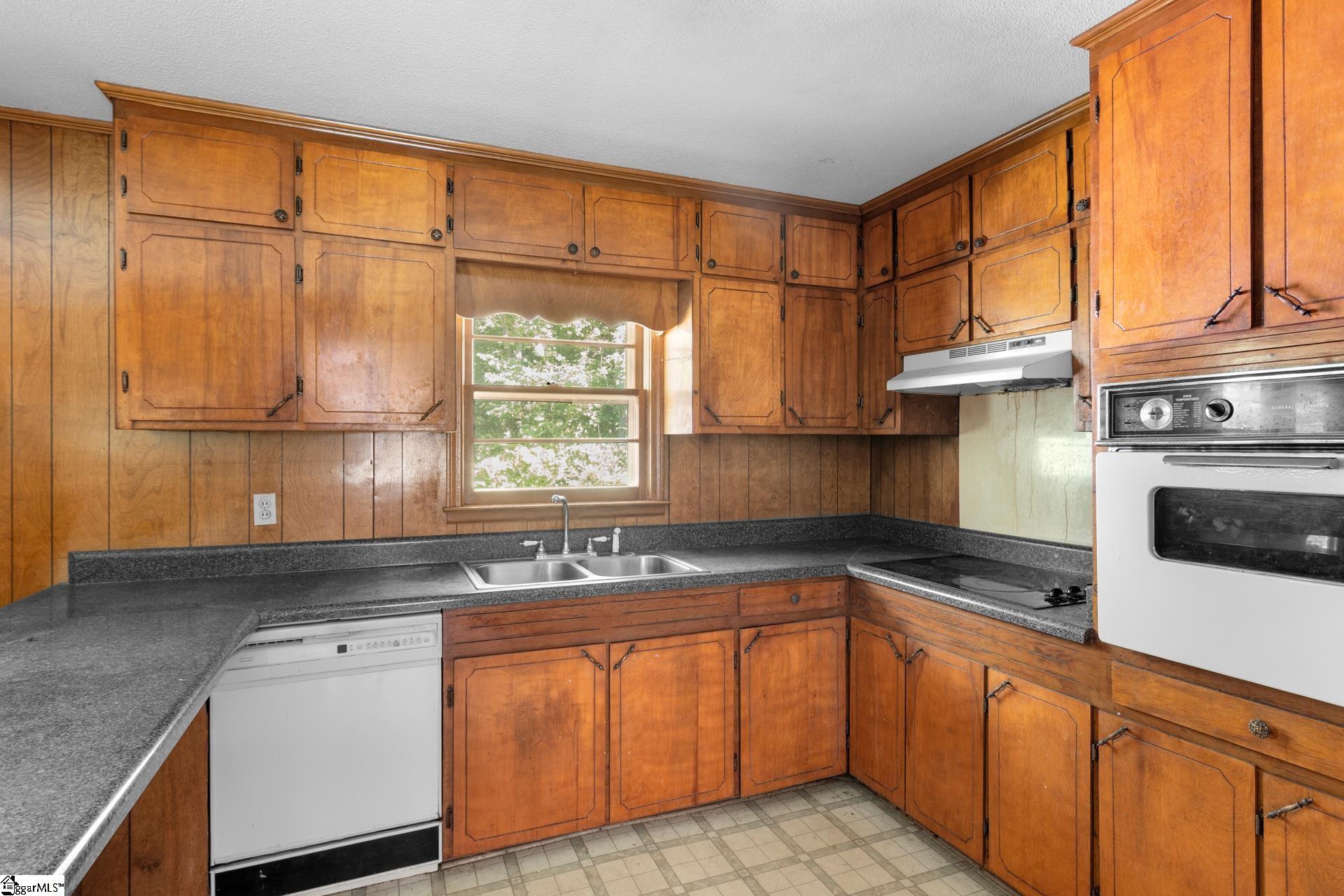 3190 Apple Orchard Road Clinton, SC 29325