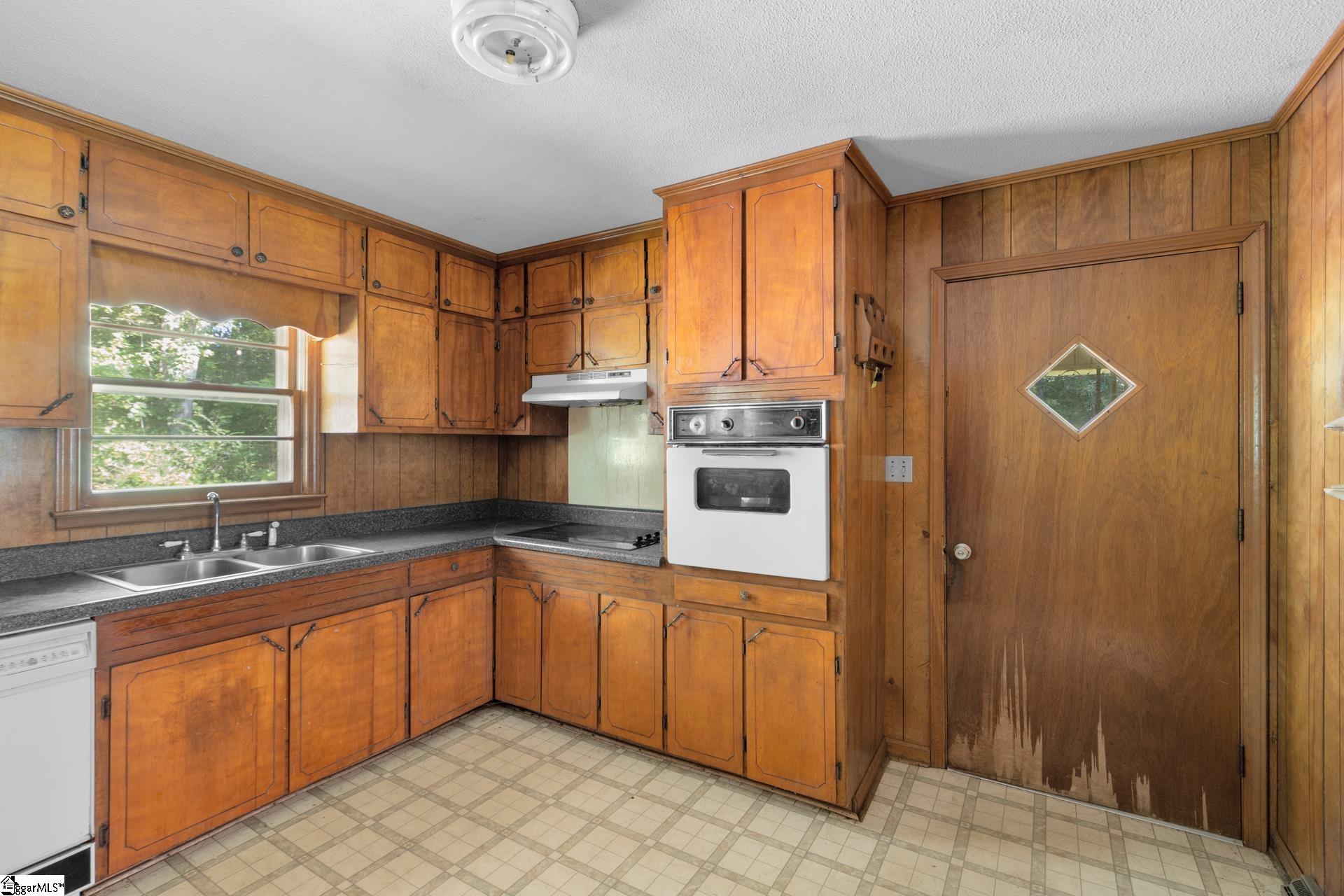 3190 Apple Orchard Road Clinton, SC 29325