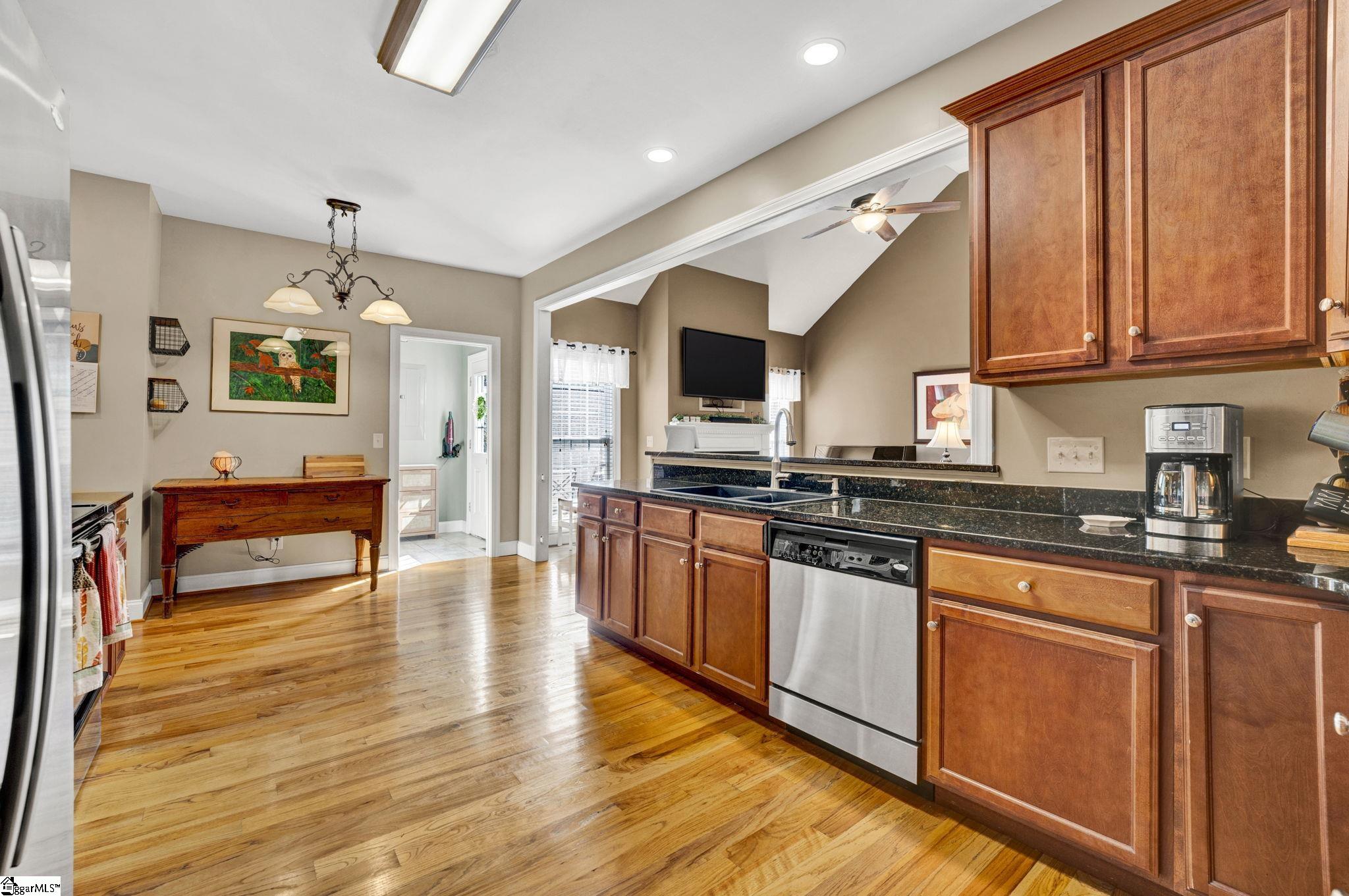 29 Hidden Springs Lane Taylors, SC 29687-4604